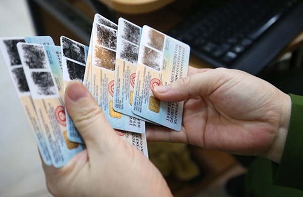 Những ai phải l&agrave;m thẻ căn cước mẫu mới từ ng&agrave;y 1/7?- Ảnh 1.