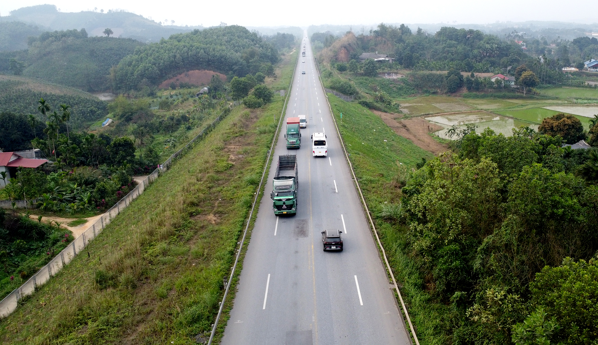 V&igrave; sao l&agrave;m cao tốc 2 l&agrave;n xe?- Ảnh 4.