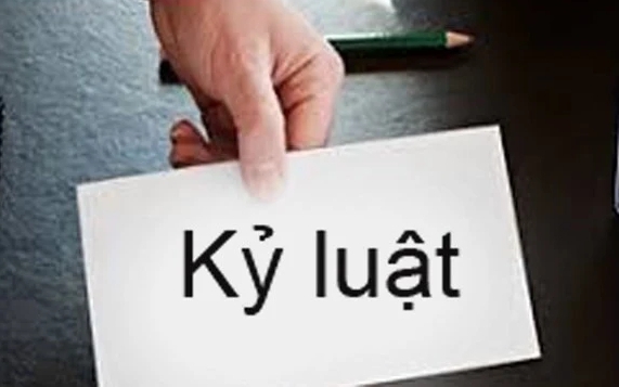 Một c&aacute;n bộ sở ở C&agrave; Mau bị buộc th&ocirc;i việc v&igrave; d&ugrave;ng bằng giả