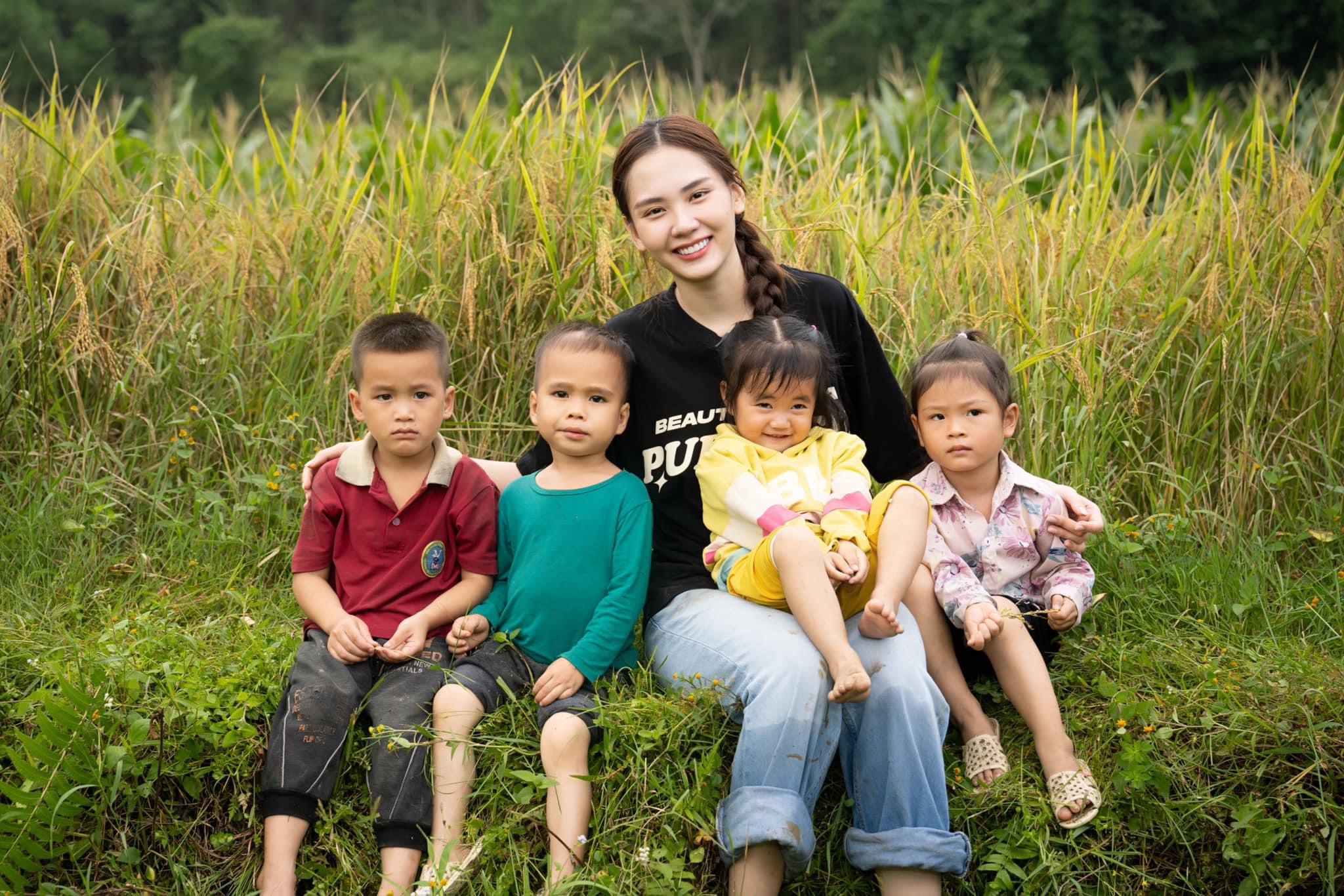 Hoa hậu Mai Phương thuyết tr&igrave;nh dự &aacute;n nh&acirc;n &aacute;i, Miss World Philippines d&agrave;nh nhiều lời khen- Ảnh 3.