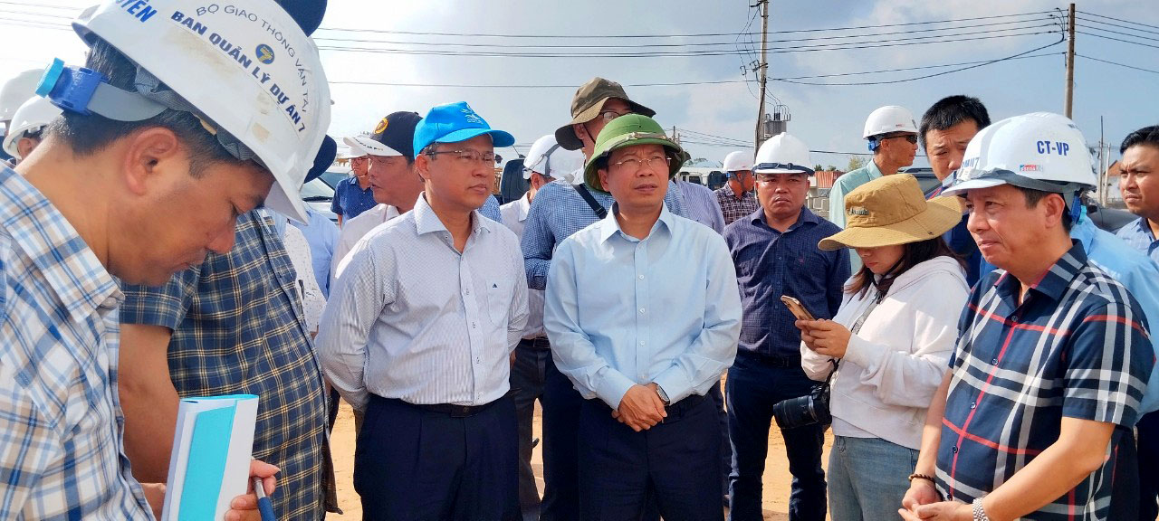 Tranh thủ thời tiết tốt đẩy tiến độ cao tốc qua Kh&aacute;nh H&ograve;a- Ảnh 2.