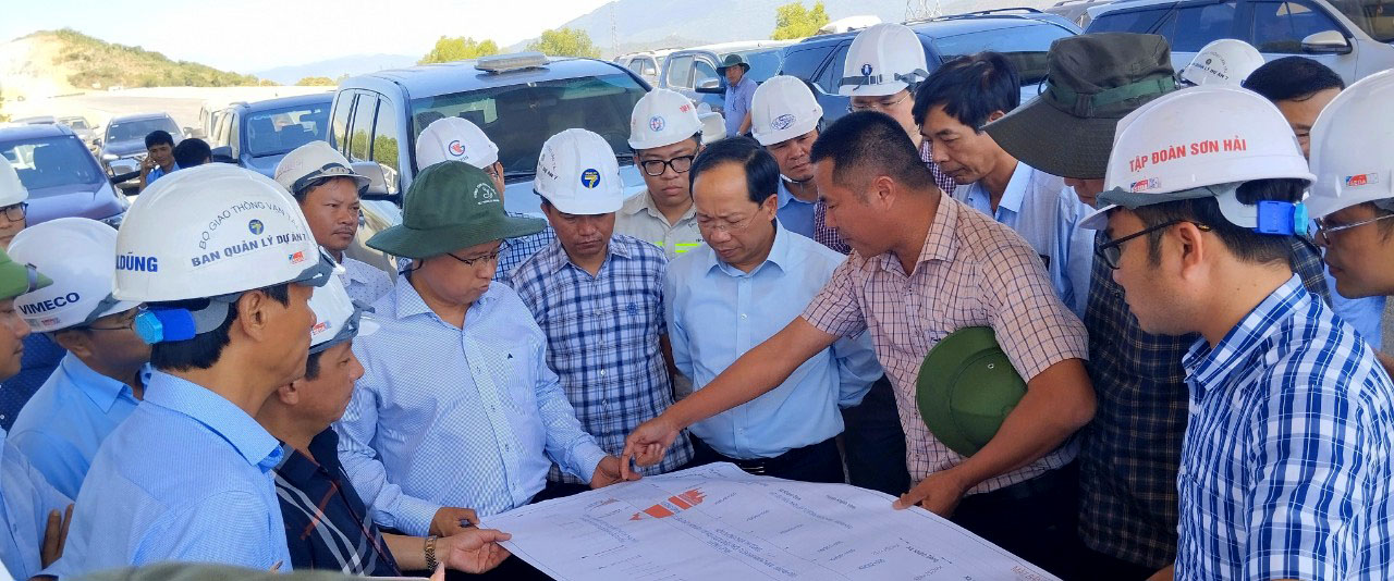 Tranh thủ thời tiết tốt đẩy tiến độ cao tốc qua Kh&aacute;nh H&ograve;a- Ảnh 1.