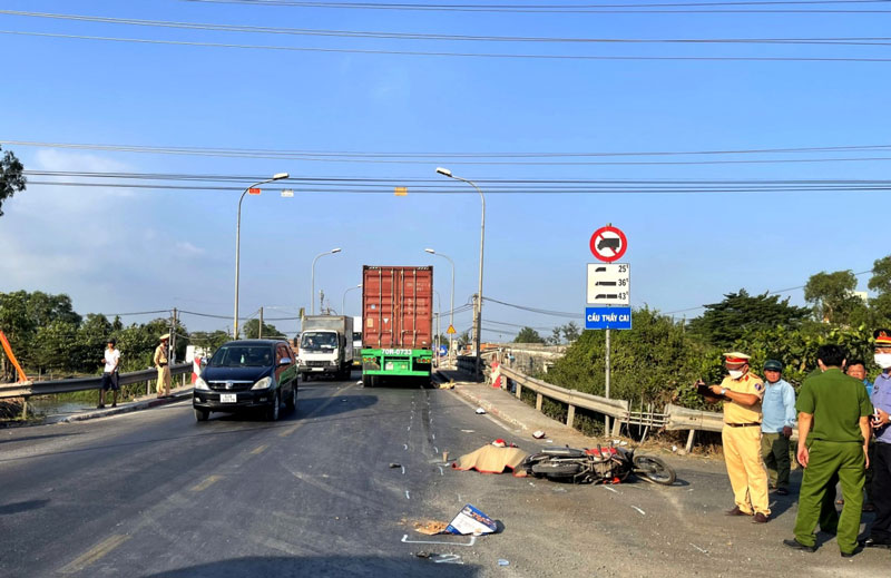 Hiện trường vụ tai nạn - Ảnh: Ki&ecirc;n Định.