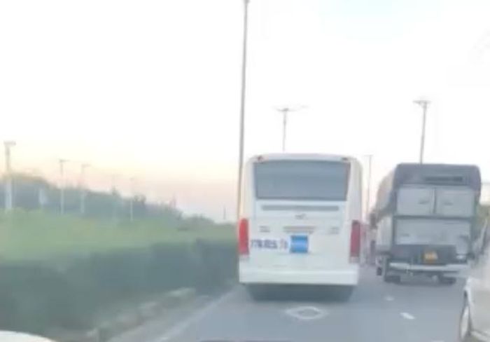 Thấy xe tập l&aacute;i dấu hiệu vi phạm, chủ tịch tỉnh quay clip gửi gi&aacute;m đốc sở GTVT- Ảnh 1.