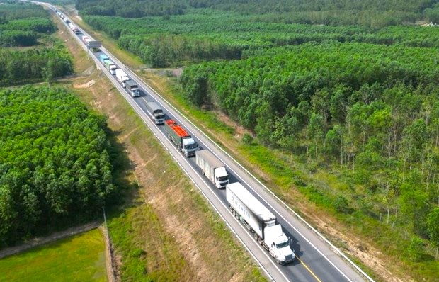 &ldquo;Liệu cơm gắp mắm&rdquo; l&agrave;m cao tốc 2 l&agrave;n xe- Ảnh 2.