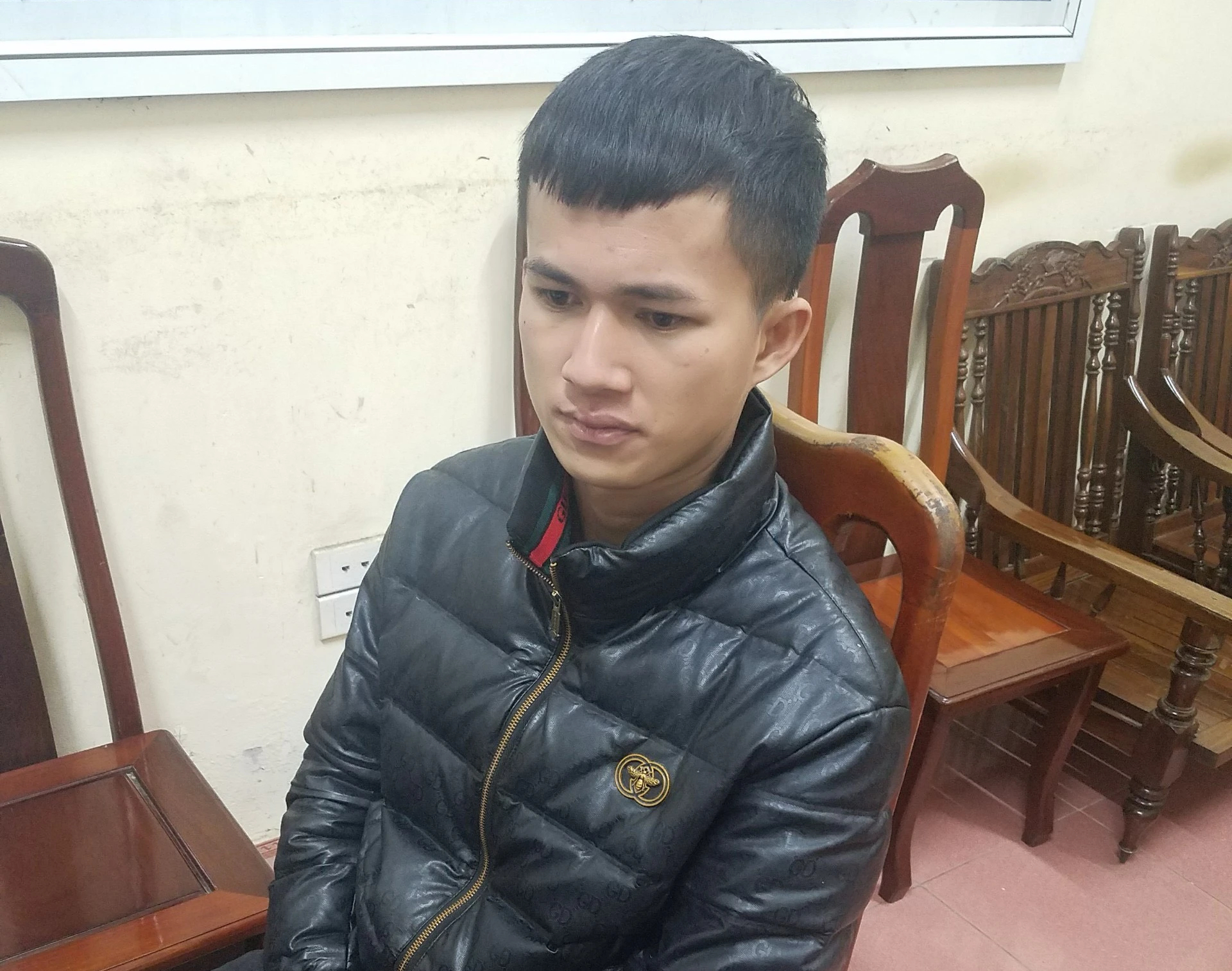 Khởi tố t&agrave;i xế dương t&iacute;nh ma t&uacute;y, th&ocirc;ng chốt nồng độ cồn, đ&acirc;m c&aacute;n bộ c&ocirc;ng an bị thương- Ảnh 1.