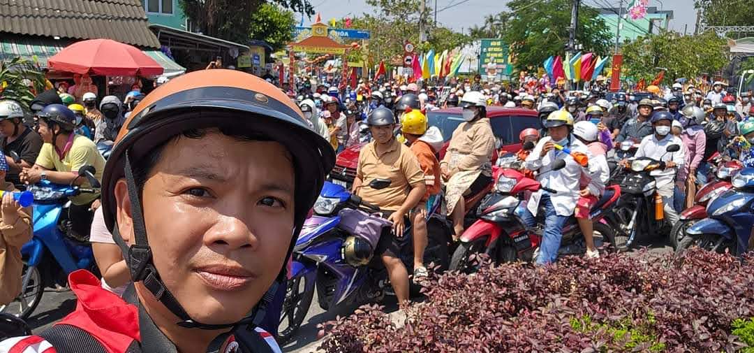 H&agrave;ng ngh&igrave;n người đổ về lễ hội L&agrave;m Chay ở Long An, giao th&ocirc;ng &ugrave;n tắc- Ảnh 6.