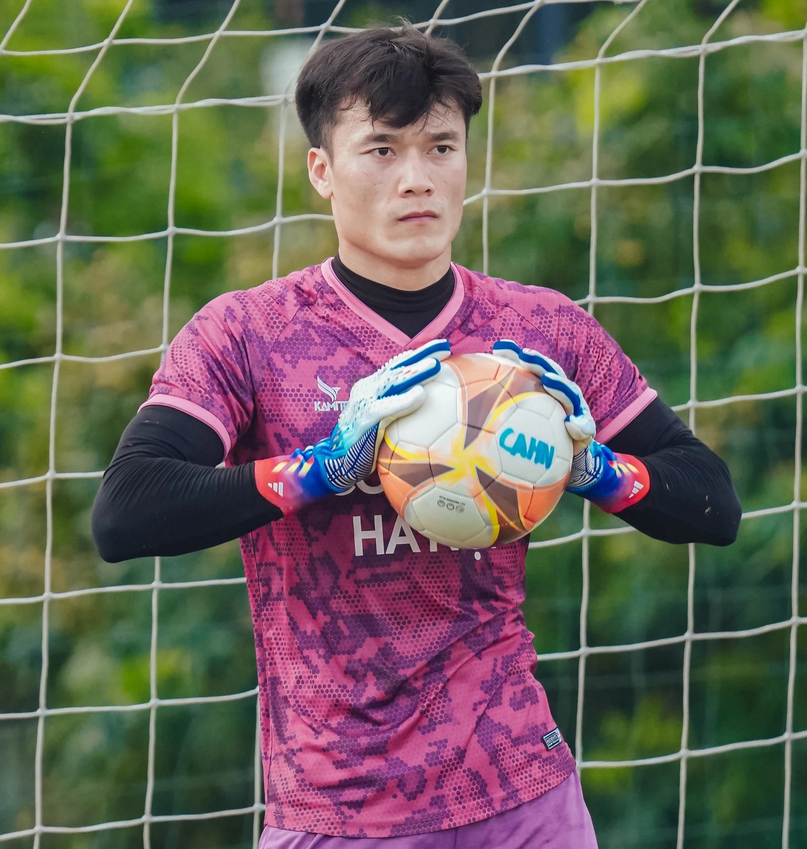 Người h&ugrave;ng Thường Ch&acirc;u bất ngờ gia nhập đội b&oacute;ng nh&agrave; bầu Đức- Ảnh 1.