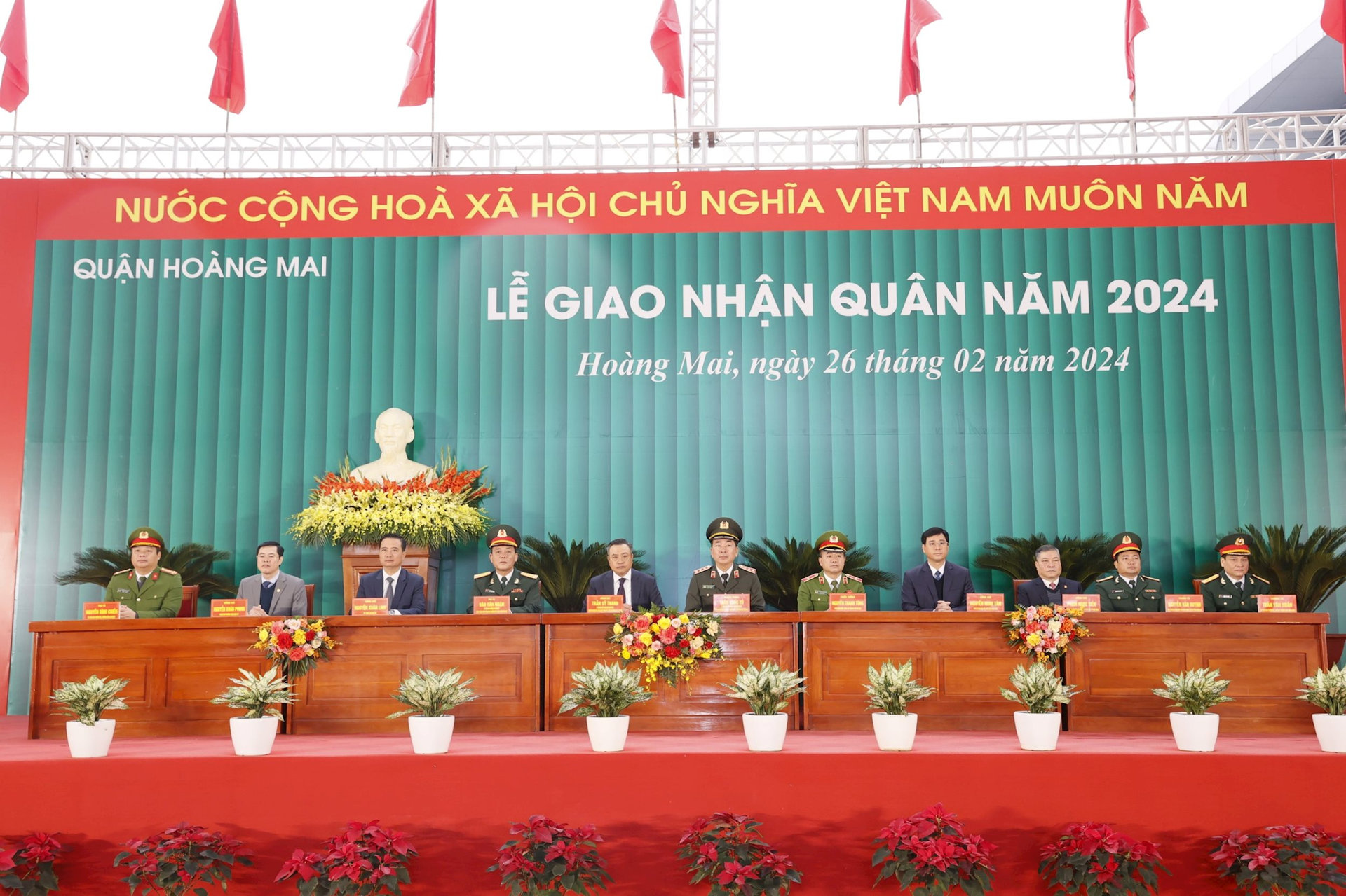 Đại tướng Lương Cường, l&atilde;nh đạo H&agrave; Nội động vi&ecirc;n t&acirc;n binh l&ecirc;n đường nhập ngũ- Ảnh 4.