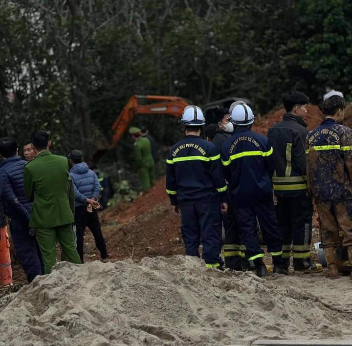 Sập giếng ở Ba Vì, hai người đàn ông tử vong- Ảnh 1. Sập giếng ở Ba Vì, hai người đàn ông tử vong- Ảnh 1.