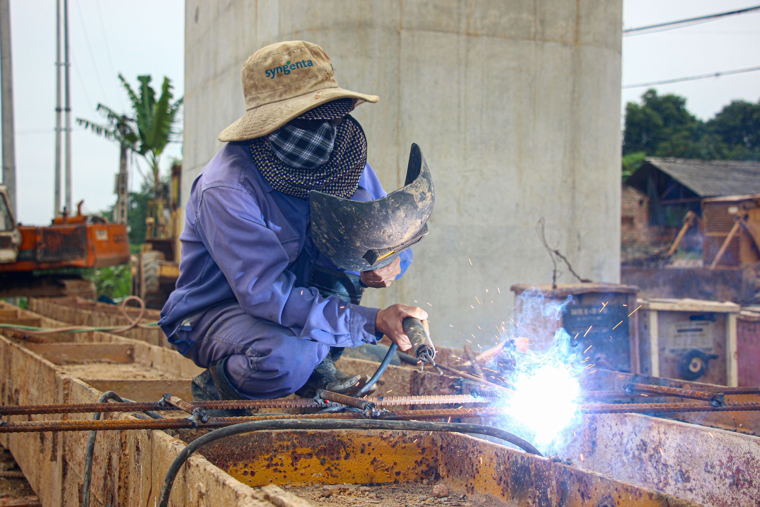 Tăng tốc thi c&ocirc;ng đường li&ecirc;n kết v&ugrave;ng tại Th&aacute;i Nguy&ecirc;n- Ảnh 11.