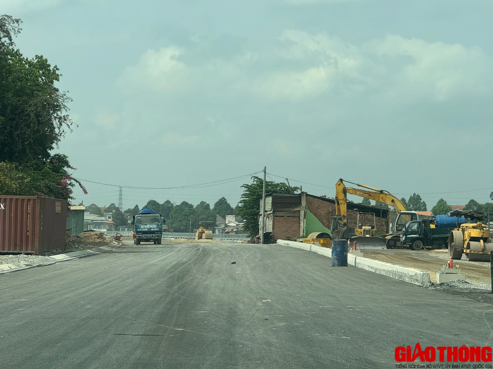 Đường ven sông Đồng Nai thành hình sau hơn hai năm thi công- Ảnh 3. Đường ven sông Đồng Nai thành hình sau hơn hai năm thi công- Ảnh 3.