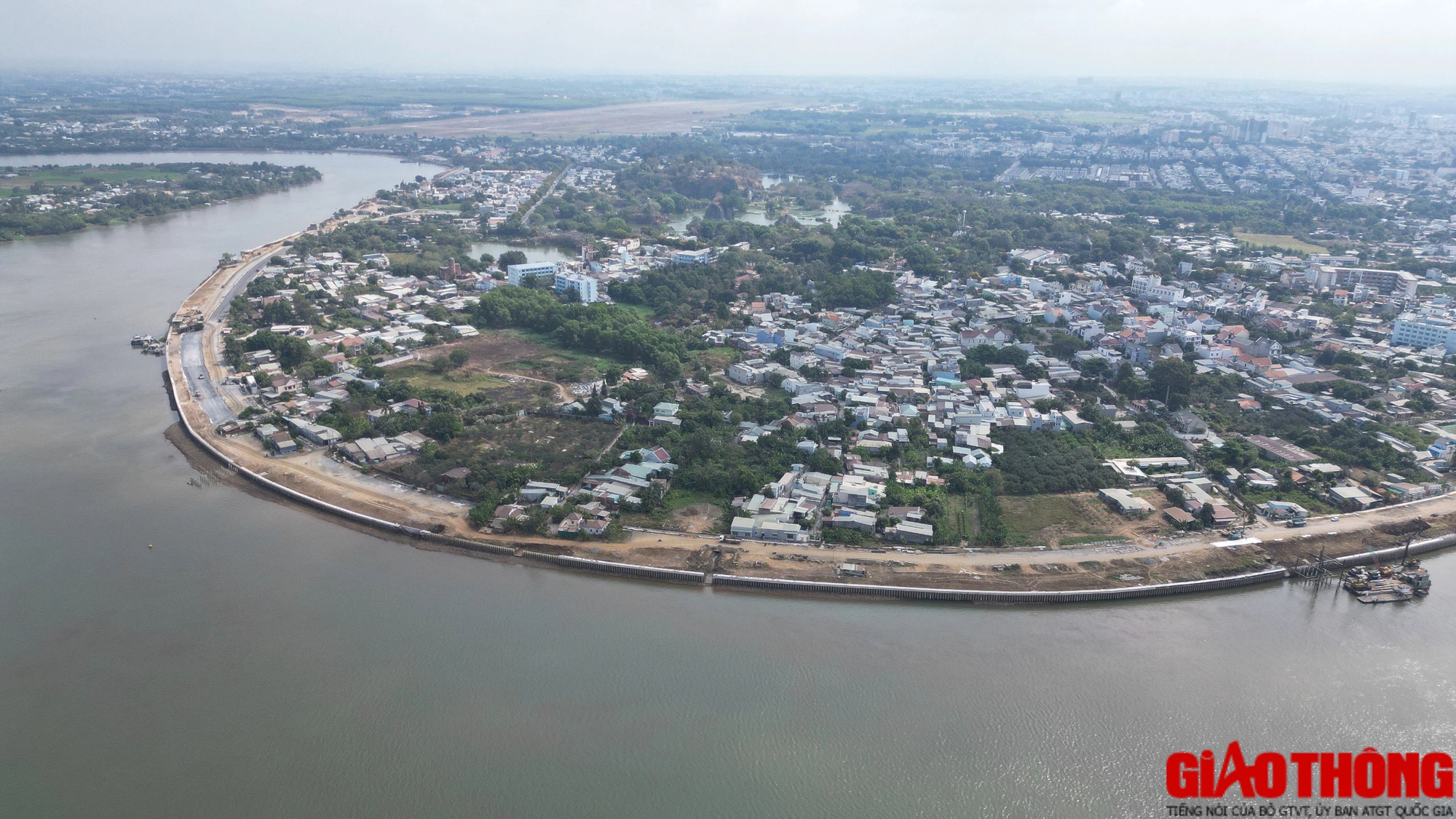 Đường ven sông Đồng Nai thành hình sau hơn hai năm thi công- Ảnh 4. Đường ven sông Đồng Nai thành hình sau hơn hai năm thi công- Ảnh 4.