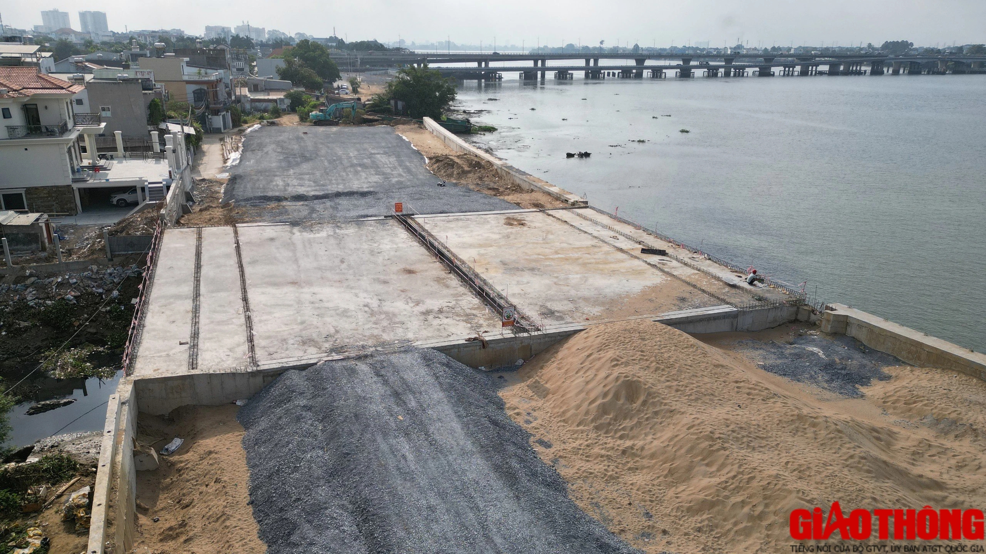 Đường ven sông Đồng Nai thành hình sau hơn hai năm thi công- Ảnh 5. Đường ven sông Đồng Nai thành hình sau hơn hai năm thi công- Ảnh 5.