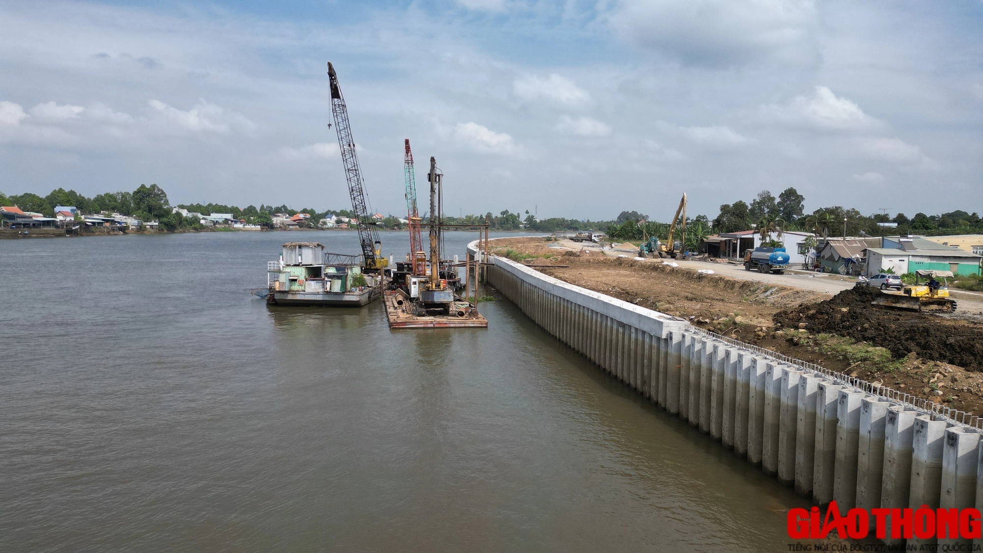 Đường ven sông Đồng Nai thành hình sau hơn hai năm thi công- Ảnh 8. Đường ven sông Đồng Nai thành hình sau hơn hai năm thi công- Ảnh 8.