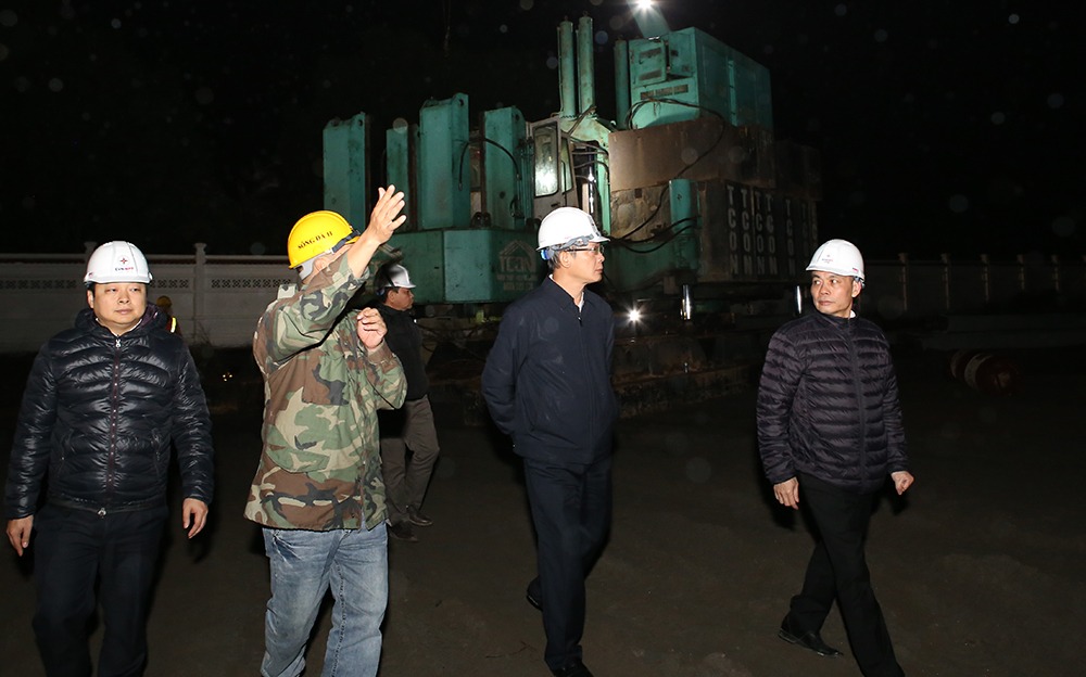 Kiểm tra đột xuất việc thi c&ocirc;ng đường d&acirc;y 500kV mạch 3- Ảnh 1.