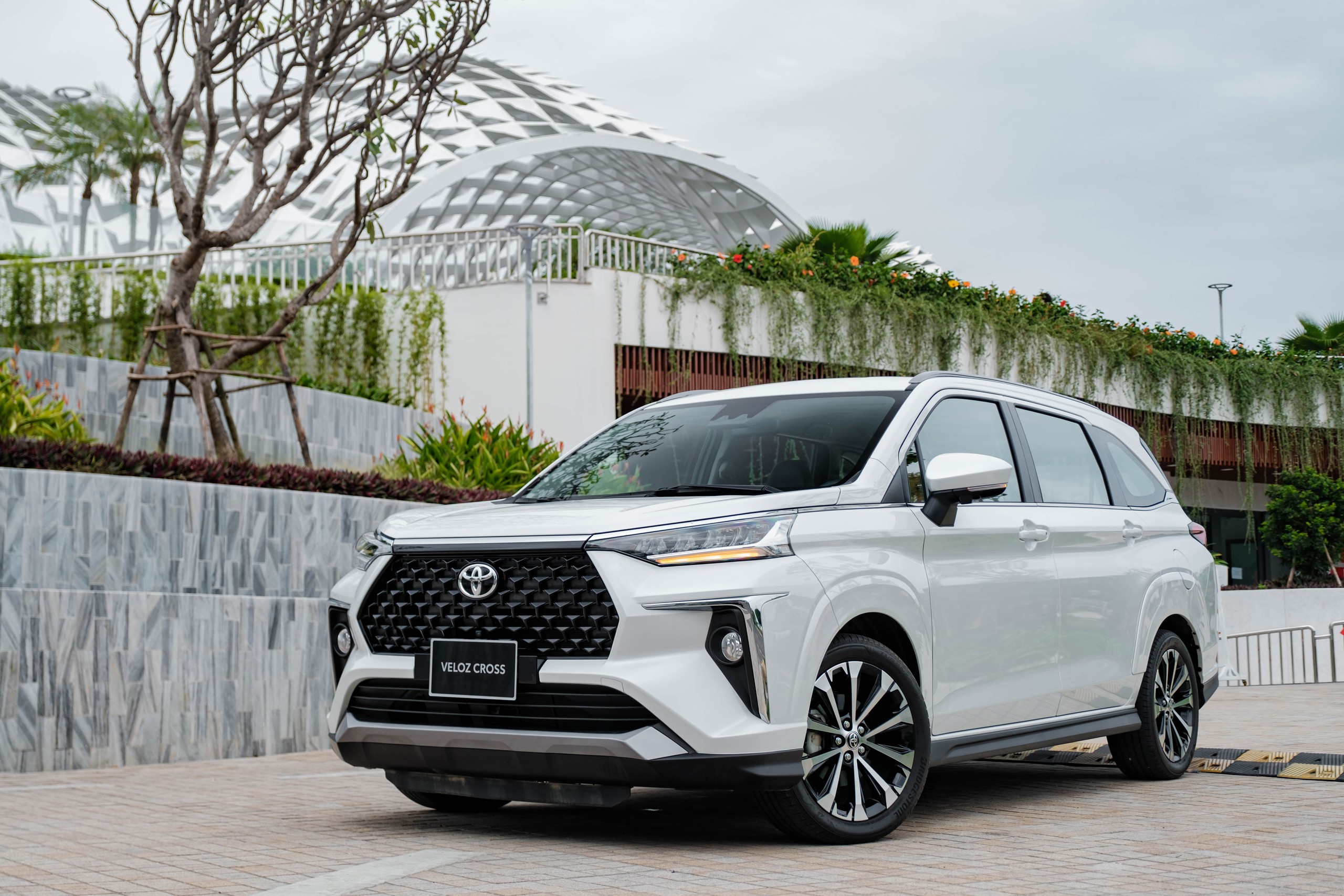 Mitsubishi Xpander ưu đãi mạnh, cạnh tranh với Toyota Veloz Cross- Ảnh 2.
