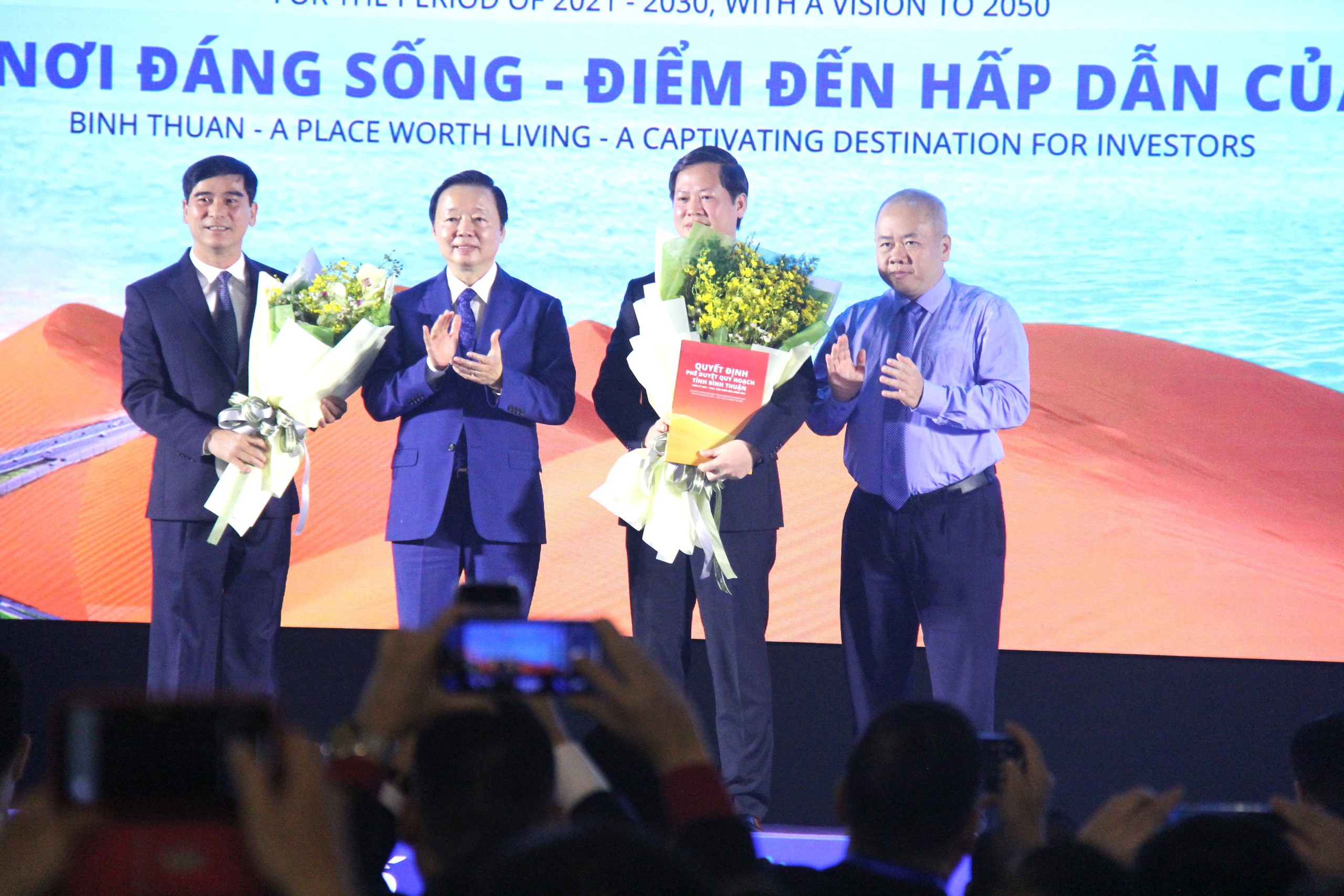 B&igrave;nh Thuận x&acirc;y s&acirc;n bay, mở đường kết nối cao tốc để 