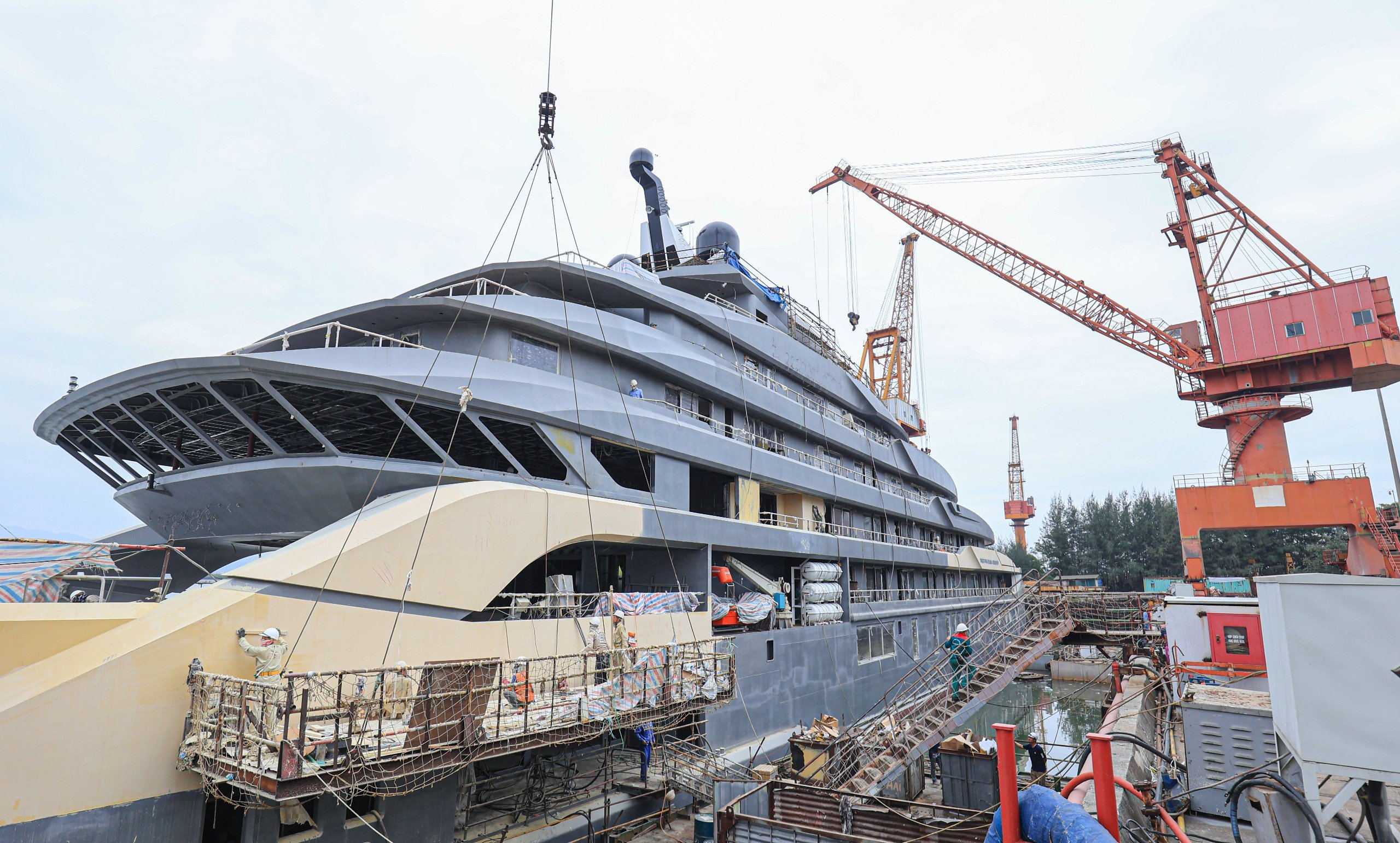 Th&ecirc;m nhiều hợp đồng mới, đ&oacute;ng t&agrave;u Hạ Long đủ việc l&agrave;m đến 2027- Ảnh 1.