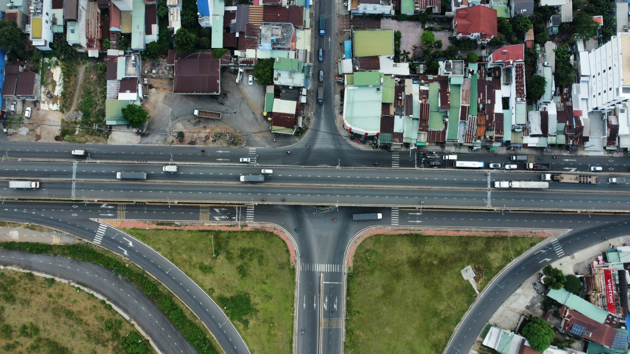 Người phụ nữ b&aacute;n xăng gi&uacute;p c&aacute;c t&agrave;i xế chung chi cho CSGT trạm Suối Tre ra sao?- Ảnh 1.