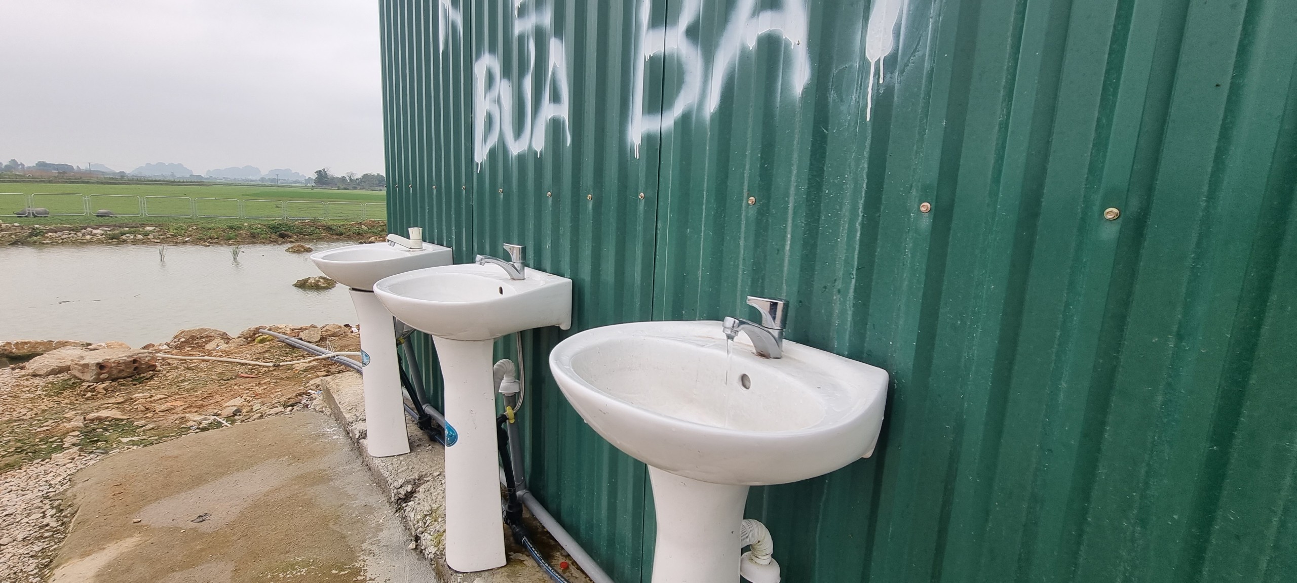 X&acirc;y trạm dừng nghỉ tạm đầu ti&ecirc;n tr&ecirc;n cao tốc Bắc - Nam- Ảnh 8.