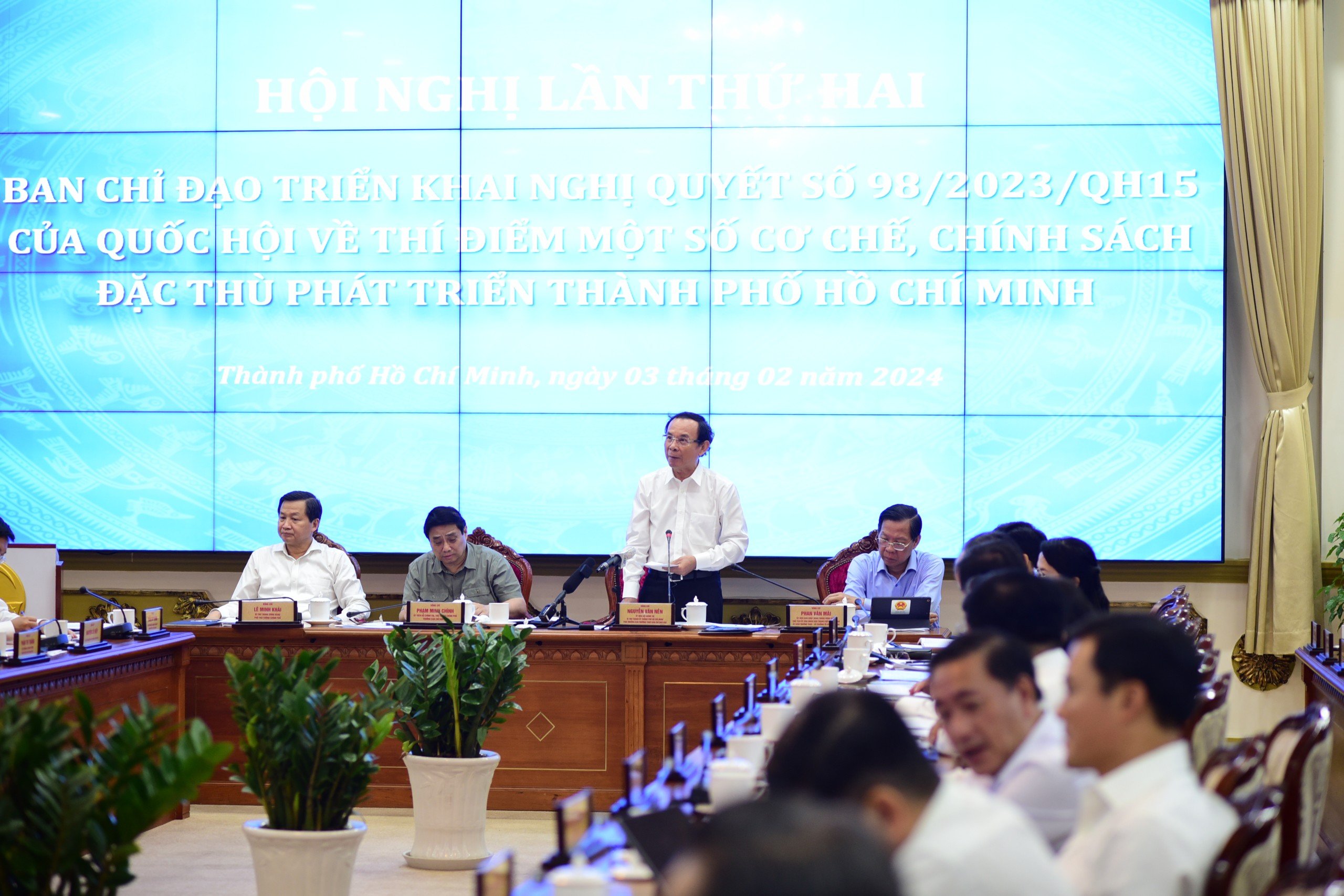 Thủ tướng Phạm Minh Ch&iacute;nh: Thẳng thắn, kh&ocirc;ng nể nang khi thực hiện Nghị quyết 98- Ảnh 2.