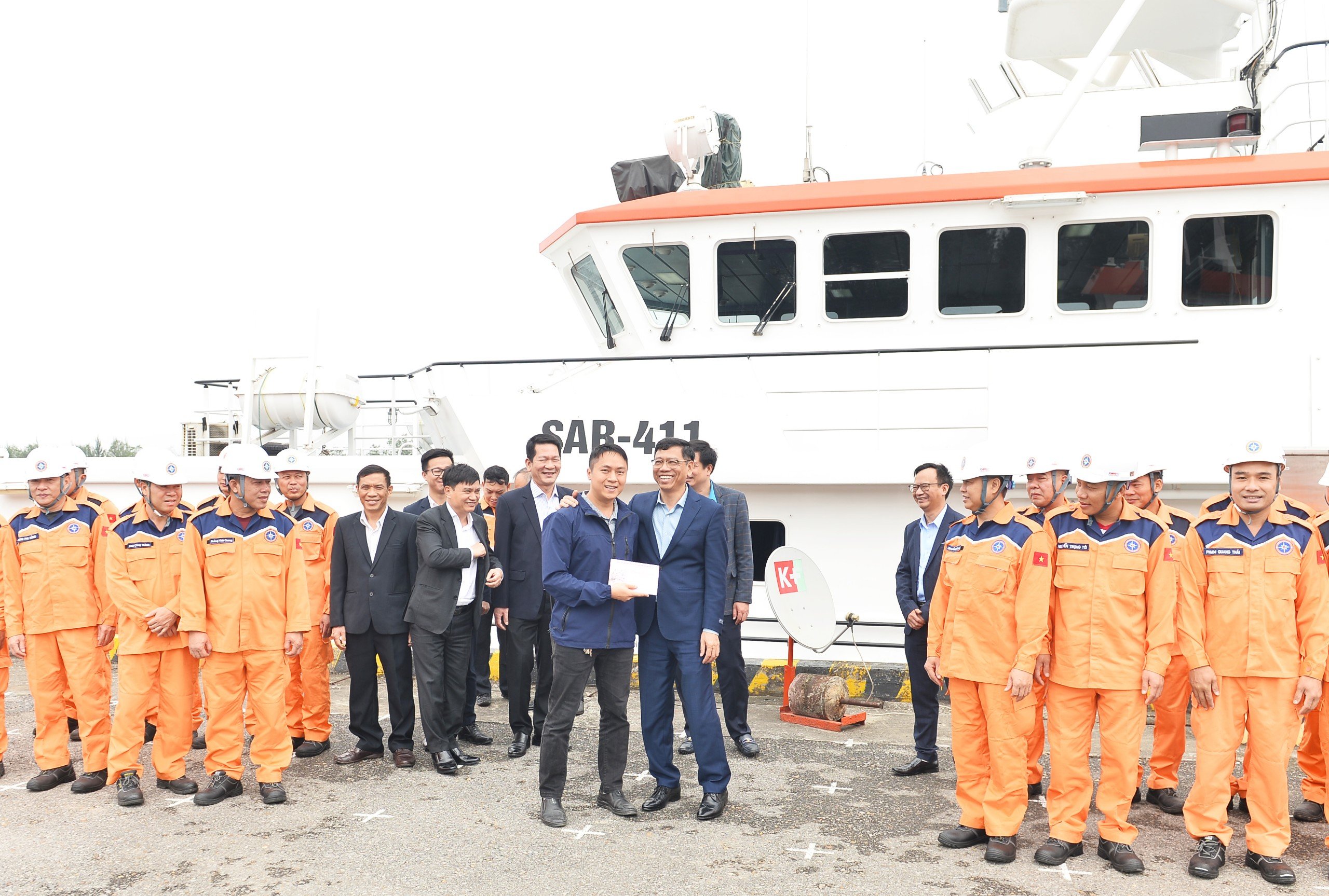 L&atilde;nh đạo Bộ GTVT thăm, ch&uacute;c Tết người lao động tại Hải Ph&ograve;ng- Ảnh 8.