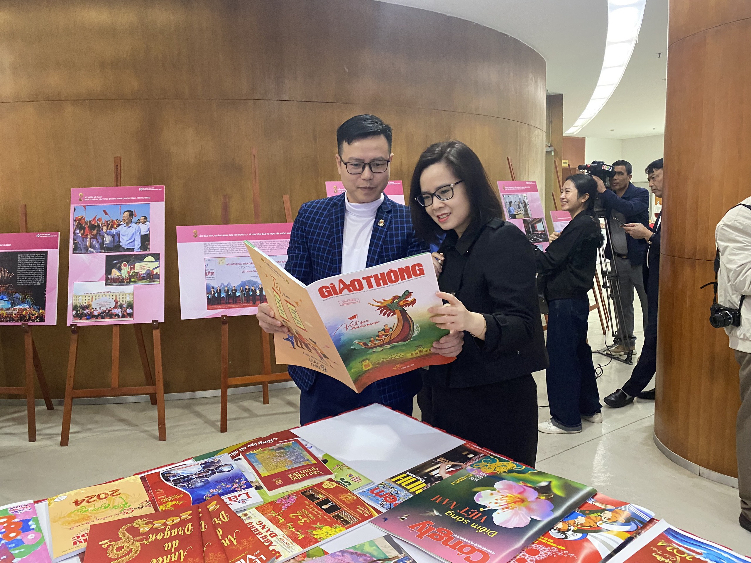 Quảng Ninh tưng bừng khai mạc hội s&aacute;ch, b&aacute;o xu&acirc;n Gi&aacute;p Th&igrave;n 2024- Ảnh 1.