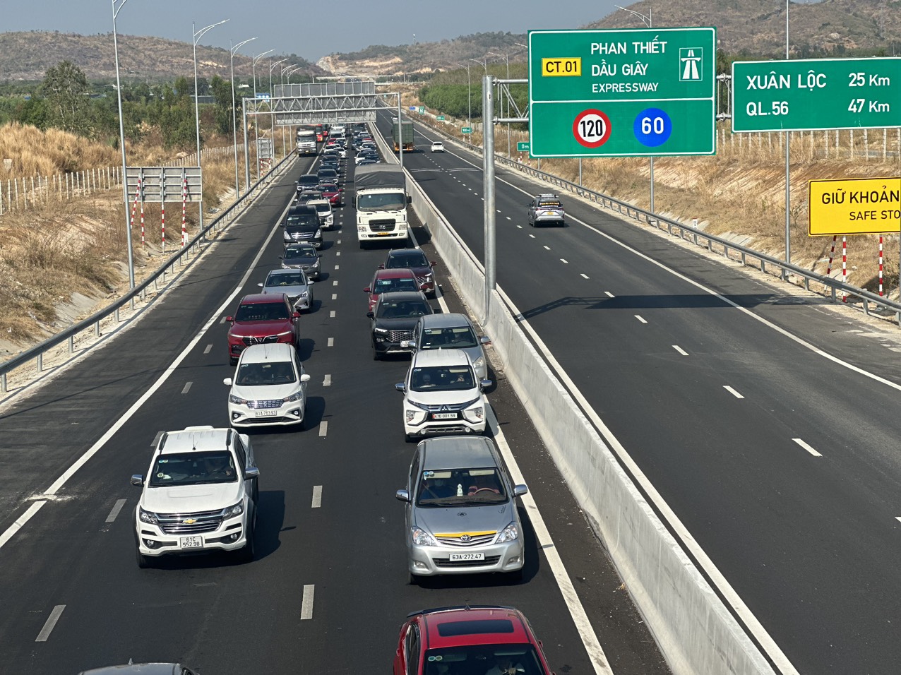 Cao tốc hướng Phan Thiết căng thẳng ng&agrave;y Tết, n&ecirc;n đi theo đường n&agrave;o?- Ảnh 1.