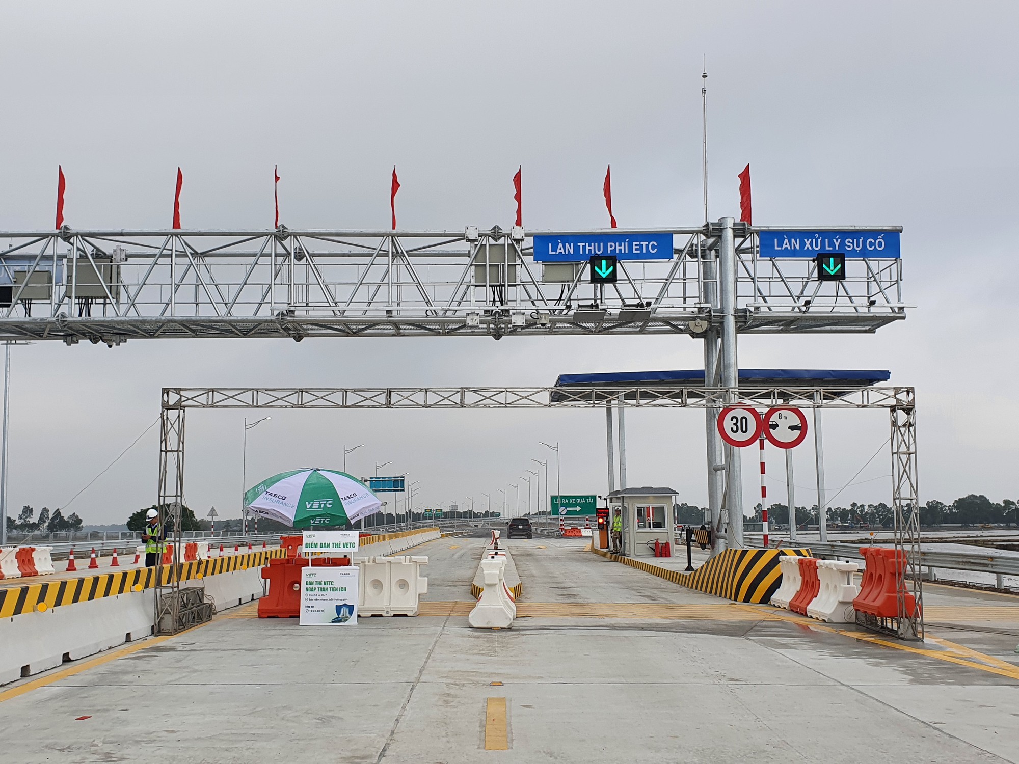 N&uacute;t giao kết nối đường tỉnh 392 với cao tốc H&agrave; Nội - Hải Ph&ograve;ng ch&iacute;nh thức th&ocirc;ng xe - Ảnh 6.