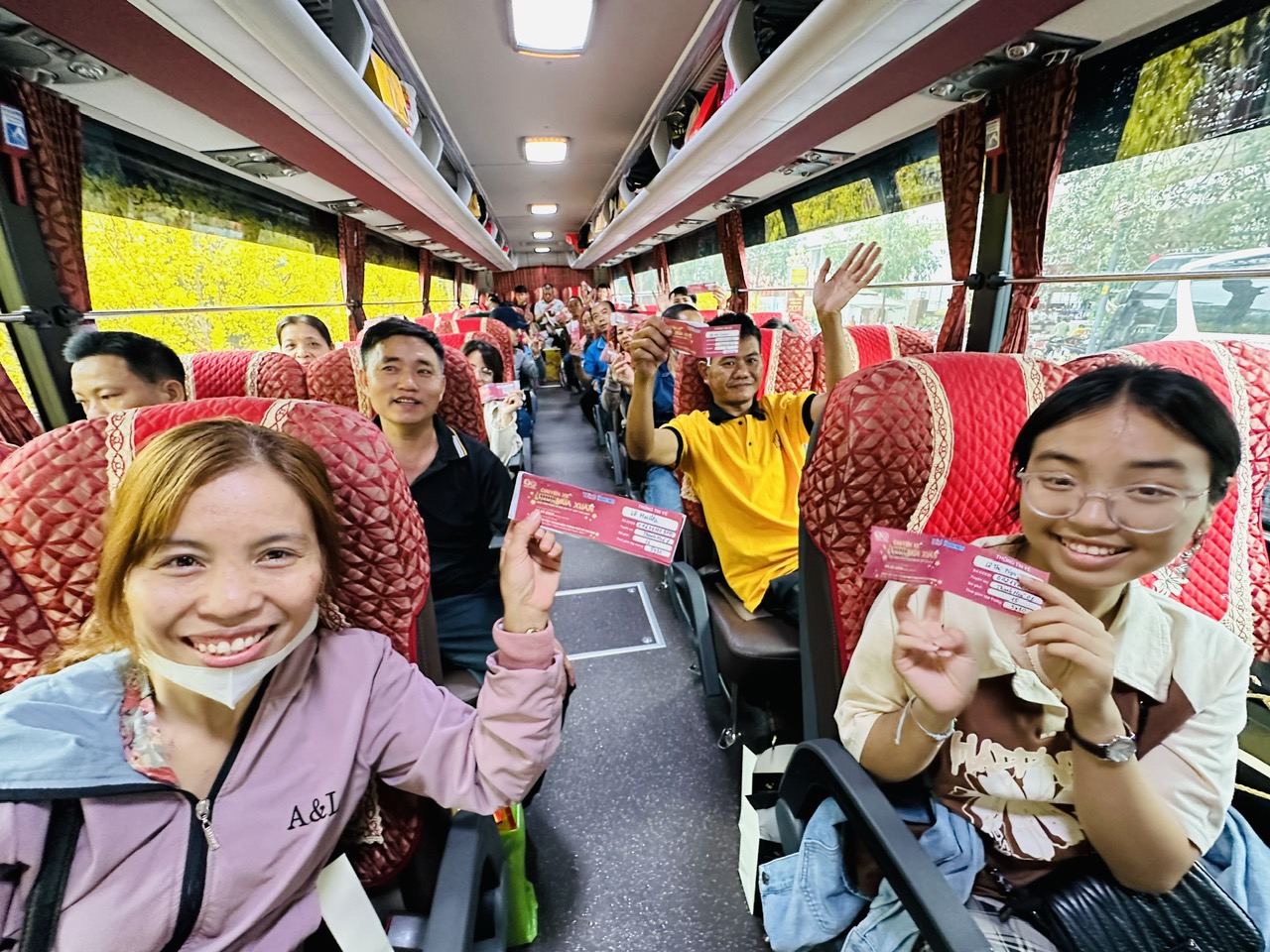 Ấm &aacute;p những chuyến xe nghĩa t&igrave;nh đưa c&ocirc;ng nh&acirc;n về qu&ecirc; đ&oacute;n Tết- Ảnh 8.