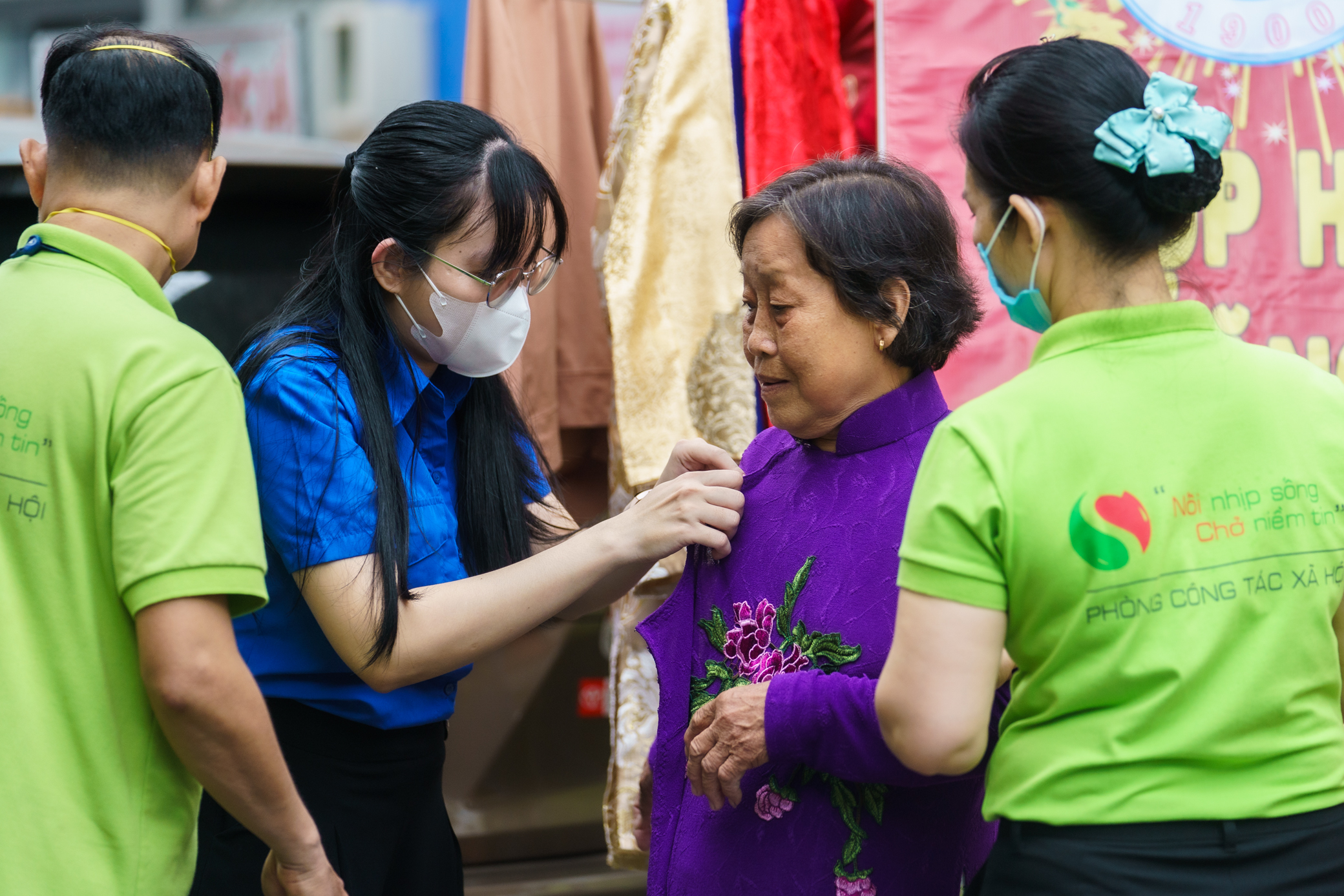 Nghìn người dạo chơi ở đường xuân đặc biệt trong bệnh viện Chợ Rẫy- Ảnh 4. Nghìn người dạo chơi ở đường xuân đặc biệt trong bệnh viện Chợ Rẫy- Ảnh 4.