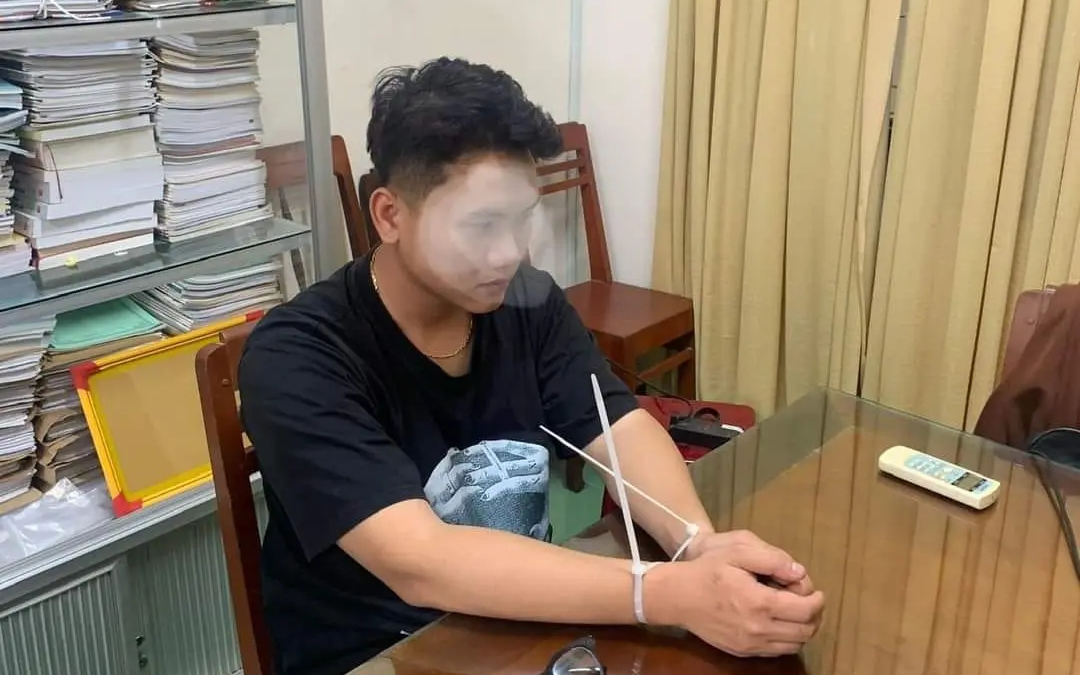 D&ugrave;ng vỏ chai bia đ&aacute;nh chết bạn trong tiệc sinh nhật