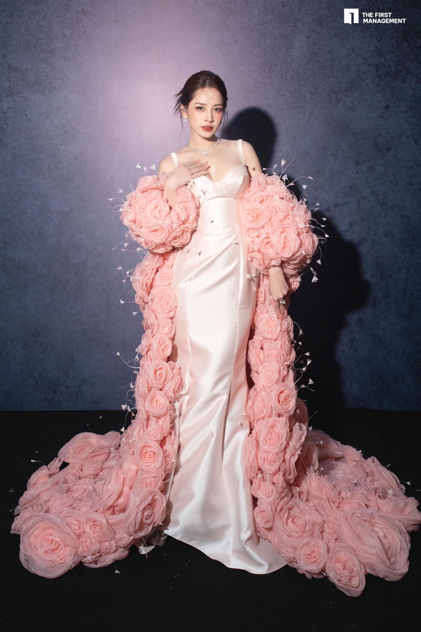 Chi Pu trình diễn Chi Pu trình diễn