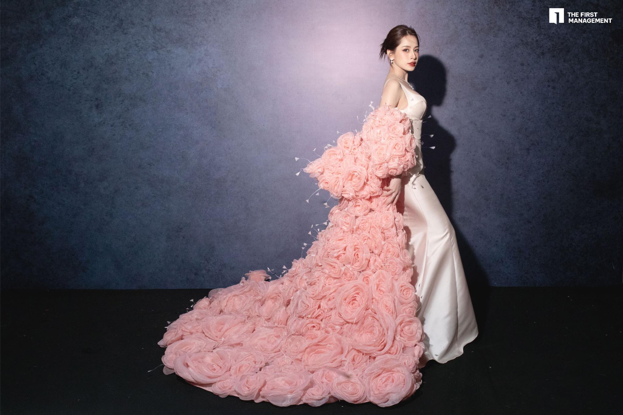 Chi Pu trình diễn Chi Pu trình diễn