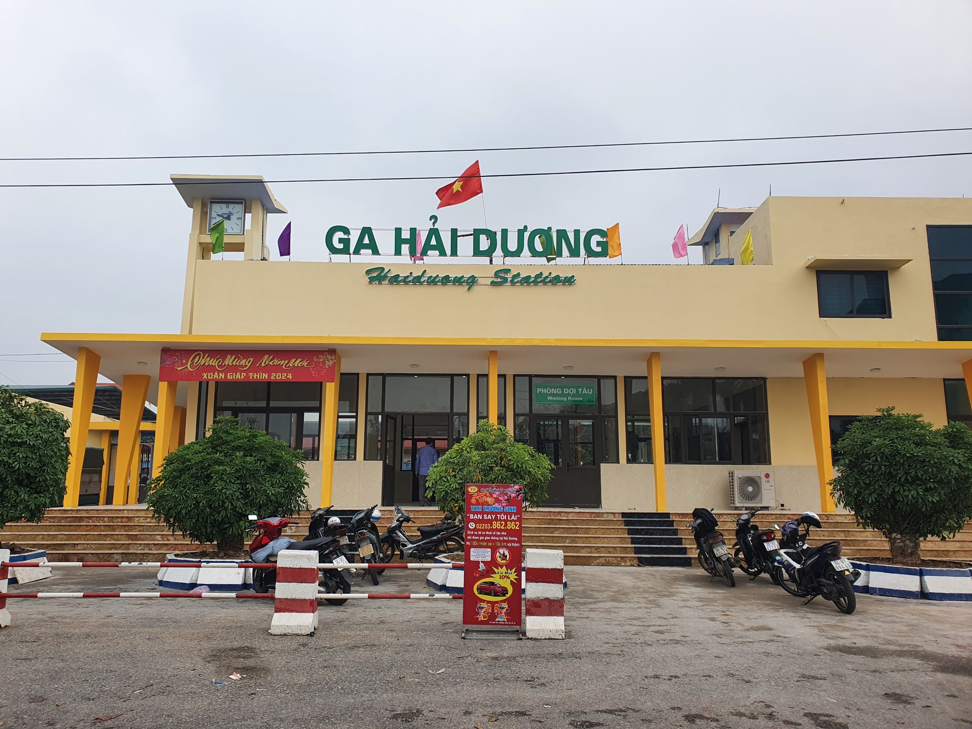 Nhộn nhịp s&acirc;n ga tuyến đường sắt H&agrave; Nội - Hải Ph&ograve;ng ng&agrave;y cận Tết- Ảnh 5.
