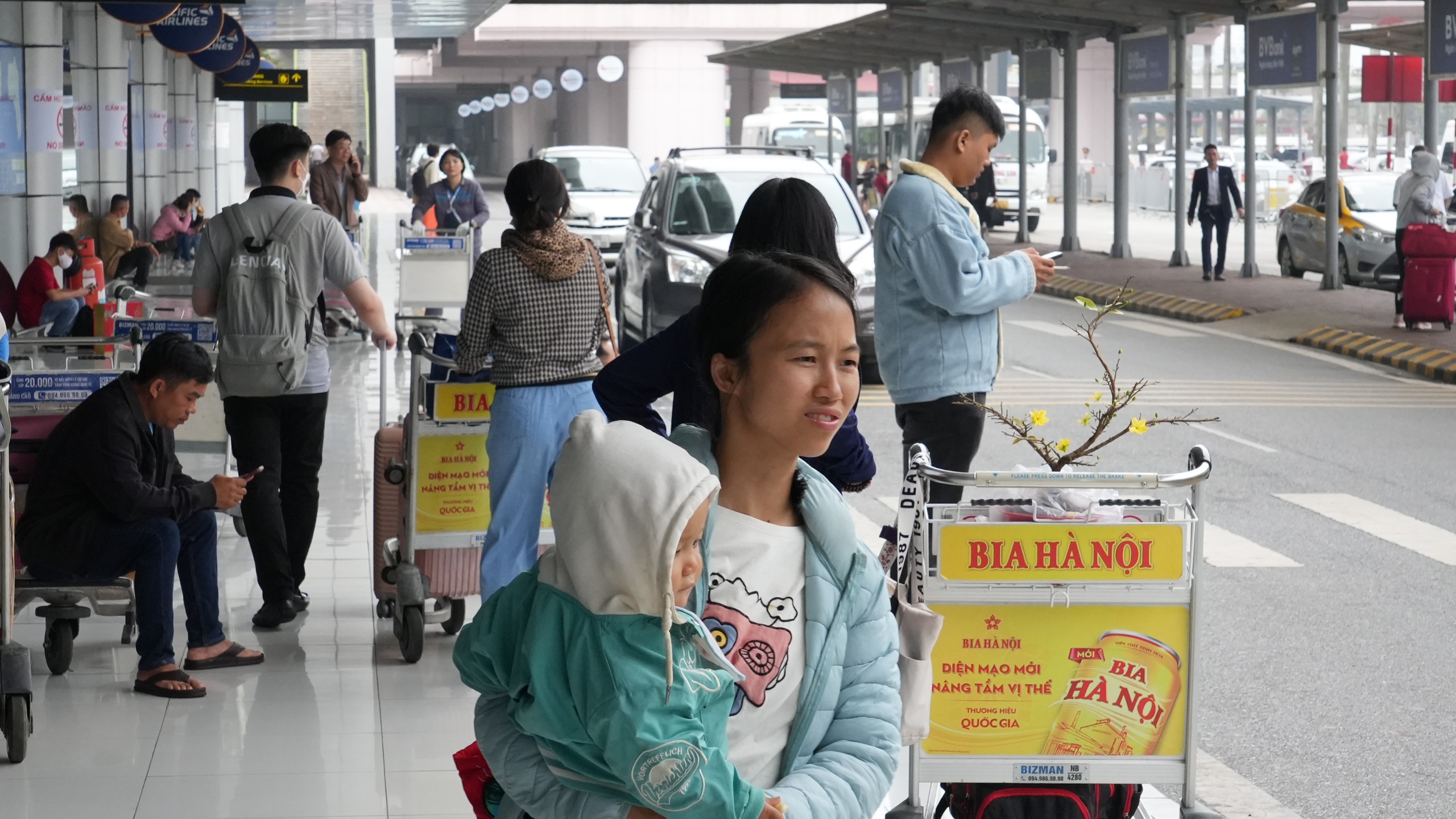 Ng&agrave;y mai (7/2), s&acirc;n bay Nội B&agrave;i dự kiến đ&oacute;n gần 100 ngh&igrave;n lượt kh&aacute;ch- Ảnh 4.