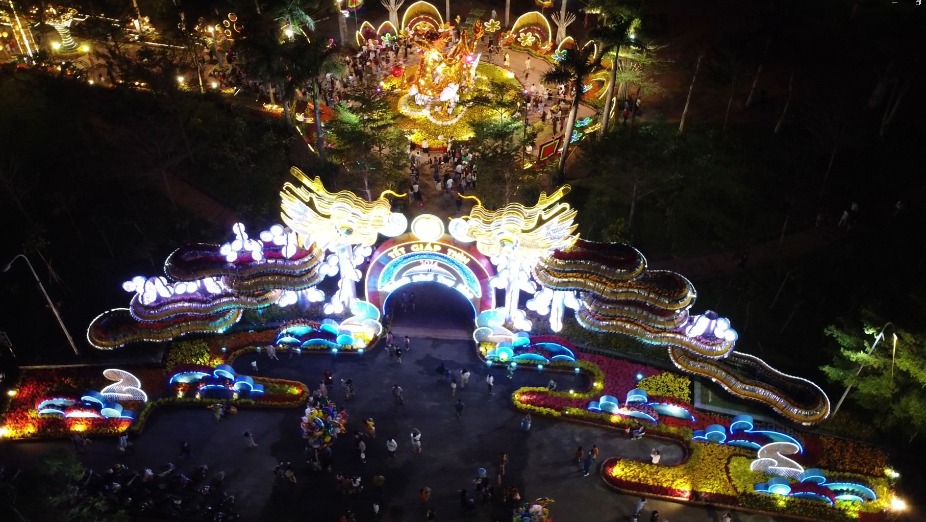 Uy nghi&ecirc;m linh vật rồng 