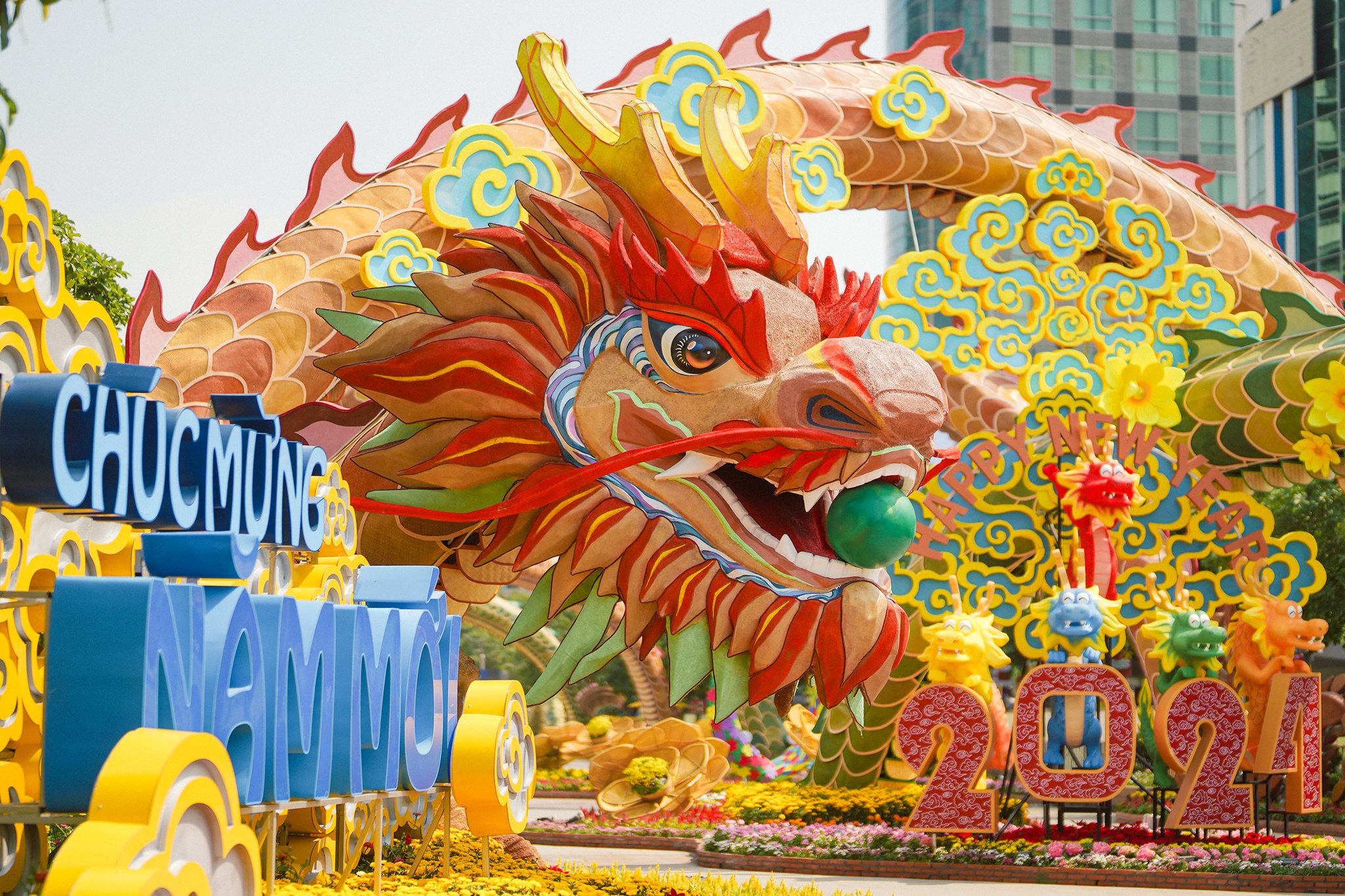 Đường hoa Nguyễn Huệ đẹp rực rỡ trước giờ đ&oacute;n kh&aacute;ch du xu&acirc;n- Ảnh 6.