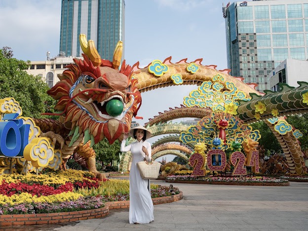 Đường hoa Nguyễn Huệ đẹp rực rỡ trước giờ đ&oacute;n kh&aacute;ch du xu&acirc;n- Ảnh 7.