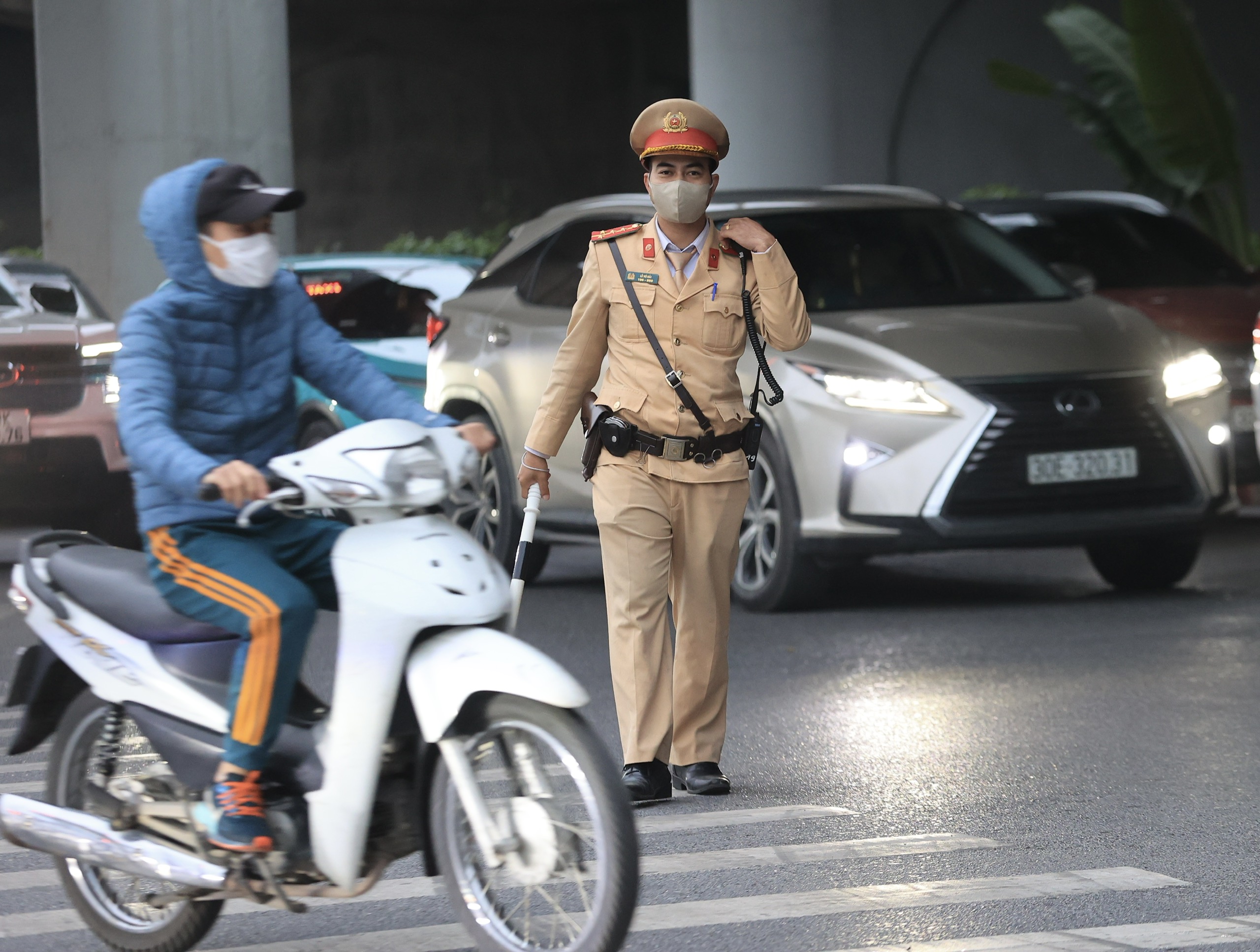 Người d&acirc;n &ugrave;n &ugrave;n rời Thủ đ&ocirc;, cửa ng&otilde; H&agrave; Nội đ&ocirc;ng nghẹt- Ảnh 10.