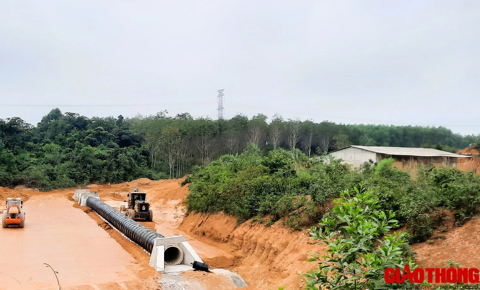 Tất bật thi công cao tốc Vạn Ninh - Cam Lộ những ngày giáp Tết- Ảnh 10. Tất bật thi công cao tốc Vạn Ninh - Cam Lộ những ngày giáp Tết- Ảnh 10.