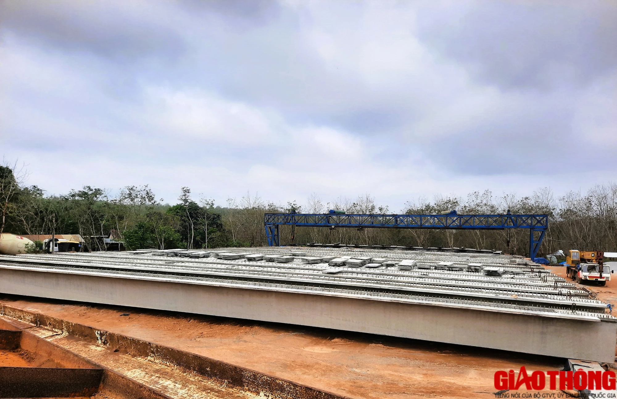 Tất bật thi công cao tốc Vạn Ninh - Cam Lộ những ngày giáp Tết- Ảnh 12. Tất bật thi công cao tốc Vạn Ninh - Cam Lộ những ngày giáp Tết- Ảnh 12.