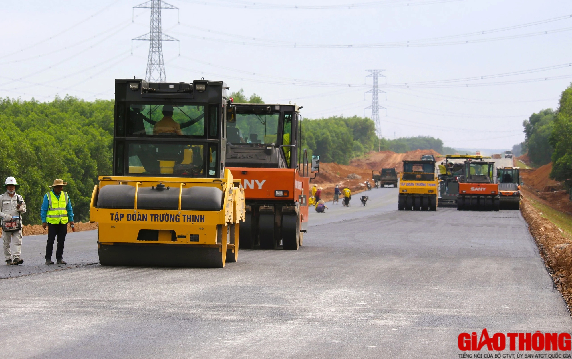 Tất bật thi công cao tốc Vạn Ninh - Cam Lộ những ngày giáp Tết- Ảnh 14. Tất bật thi công cao tốc Vạn Ninh - Cam Lộ những ngày giáp Tết- Ảnh 14.