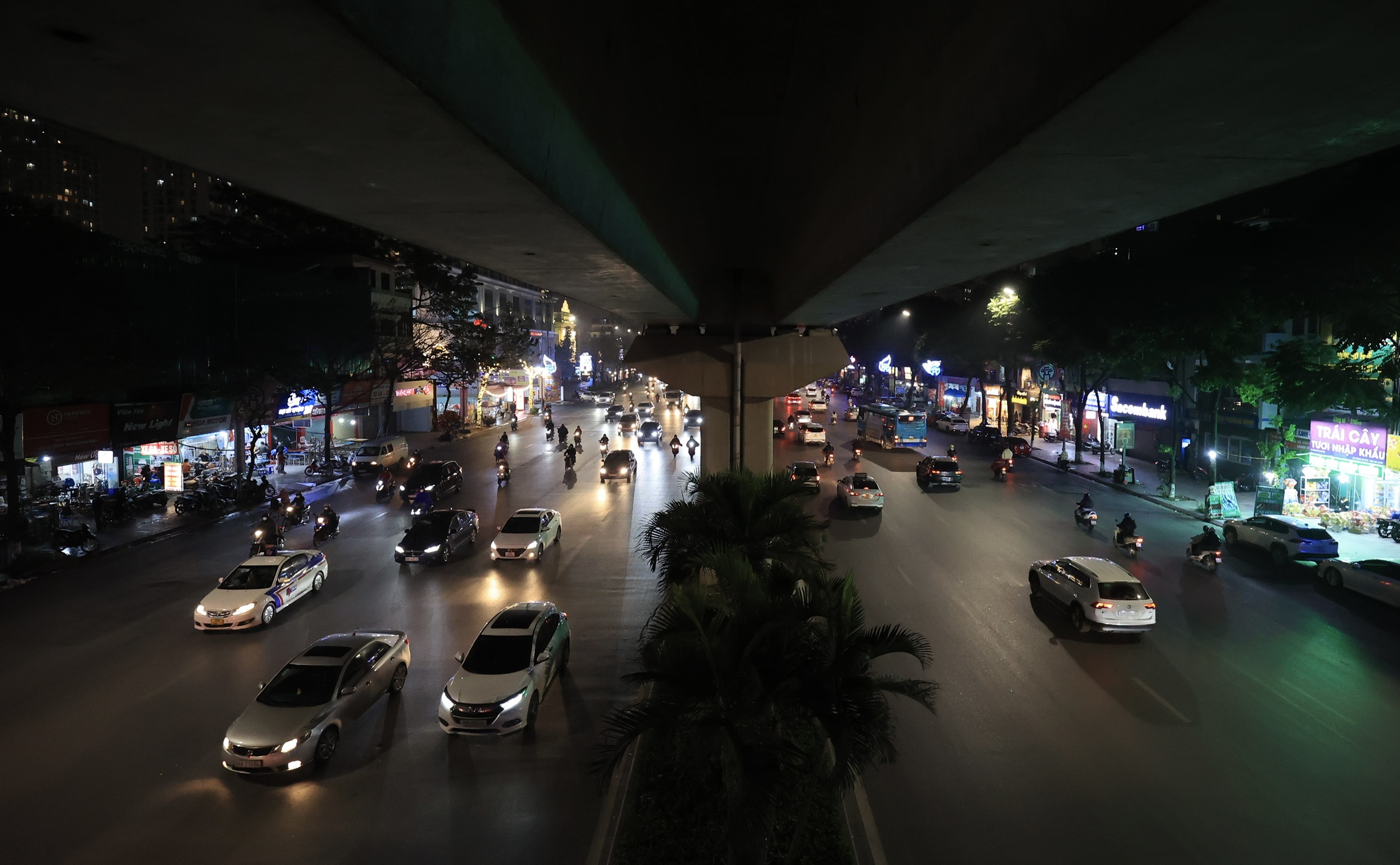 Người d&acirc;n &ugrave;n &ugrave;n rời Thủ đ&ocirc;, cửa ng&otilde; H&agrave; Nội đ&ocirc;ng nghẹt- Ảnh 12.