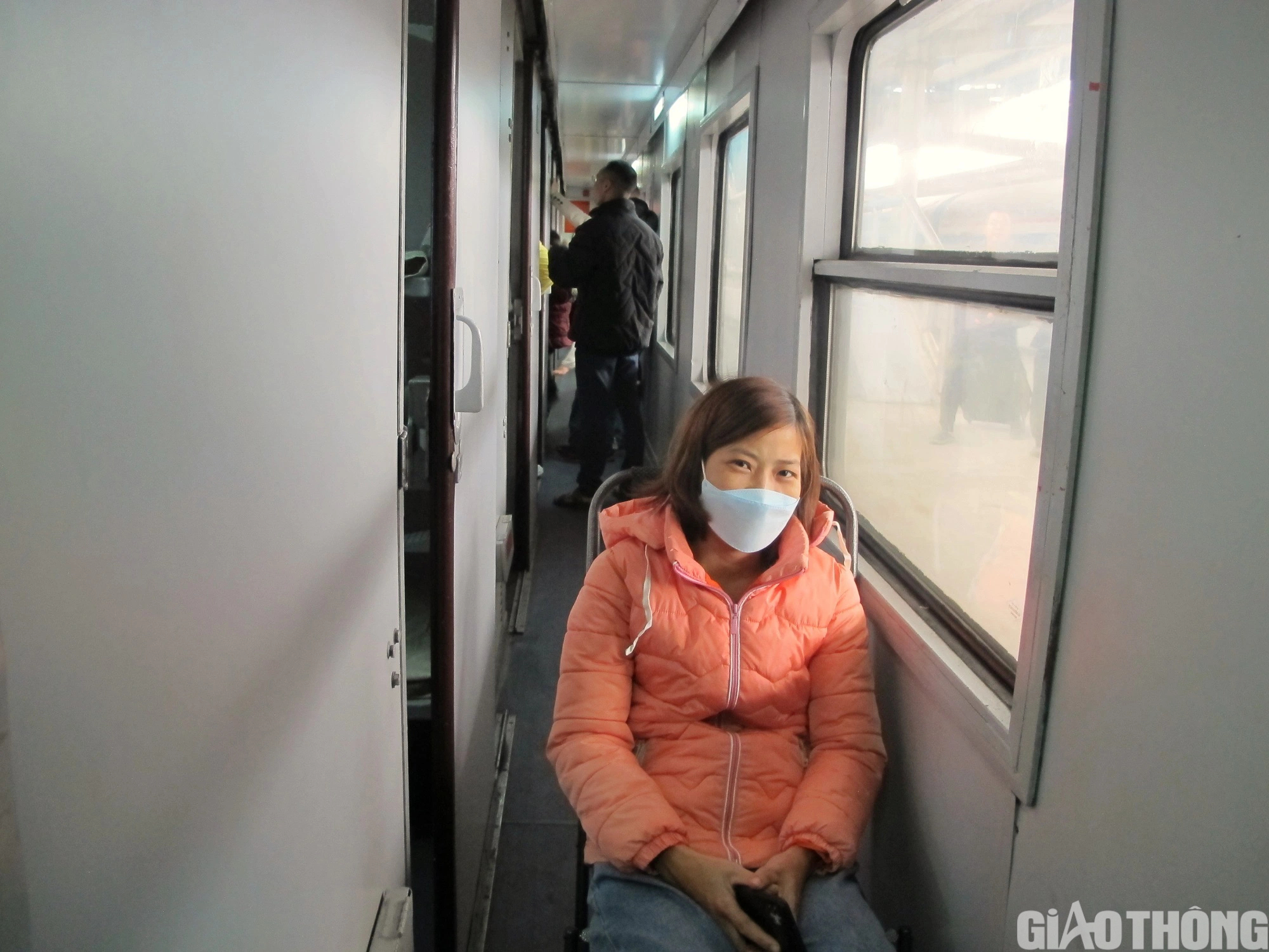 Ga H&agrave; Nội đ&ocirc;ng nghẹt kh&aacute;ch ng&agrave;y cuối trước kỳ nghỉ Tết- Ảnh 10.
