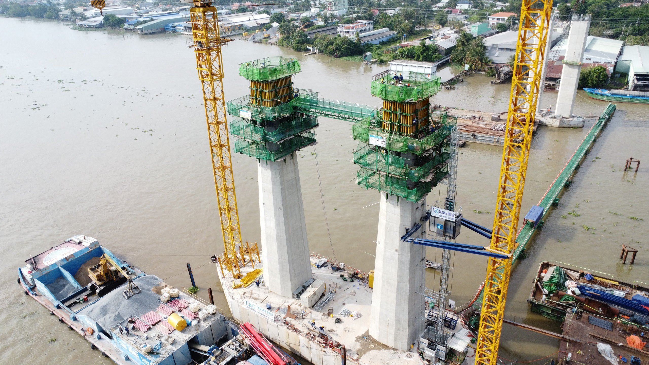 Dự &aacute;n cầu Rạch Miễu 2, thi c&ocirc;ng hối hả những ng&agrave;y cận tết Gi&aacute;p Th&igrave;n- Ảnh 1.
