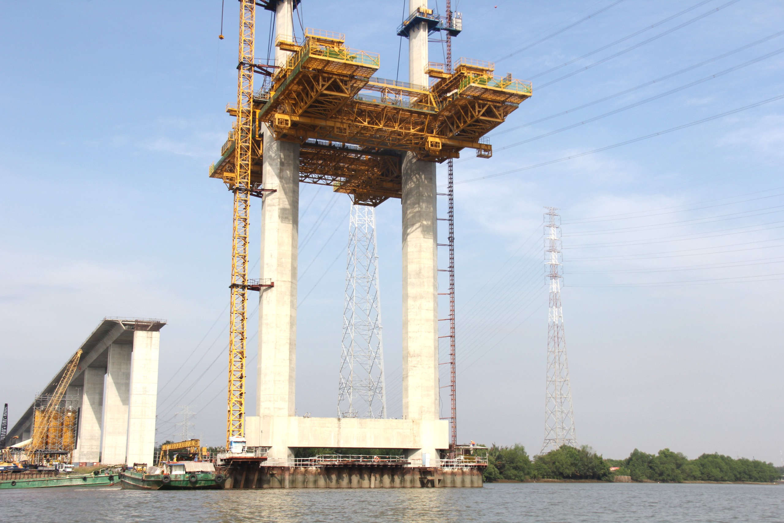 Sôi động công trường cao tốc Bến Lức - Long Thành ngày giáp Tết- Ảnh 9. Sôi động công trường cao tốc Bến Lức - Long Thành ngày giáp Tết- Ảnh 9.