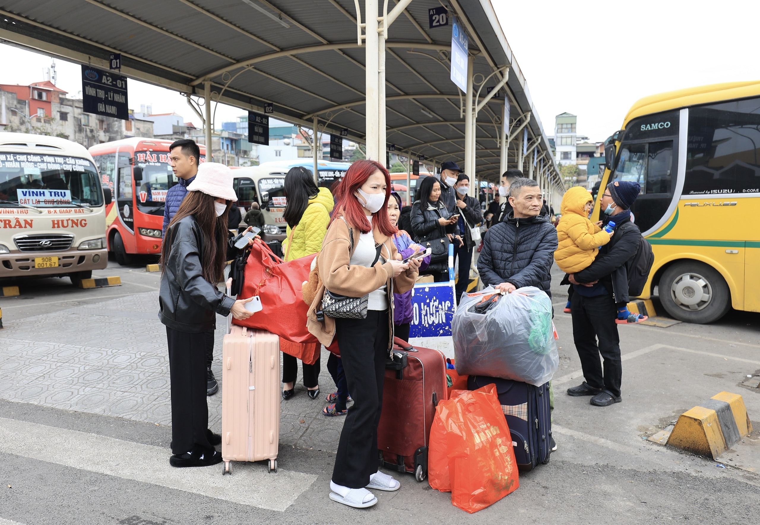 Chiều 29 Tết, bến xe Hà Nội thưa vắng dần- Ảnh 2. Chiều 29 Tết, bến xe Hà Nội thưa vắng dần- Ảnh 2.