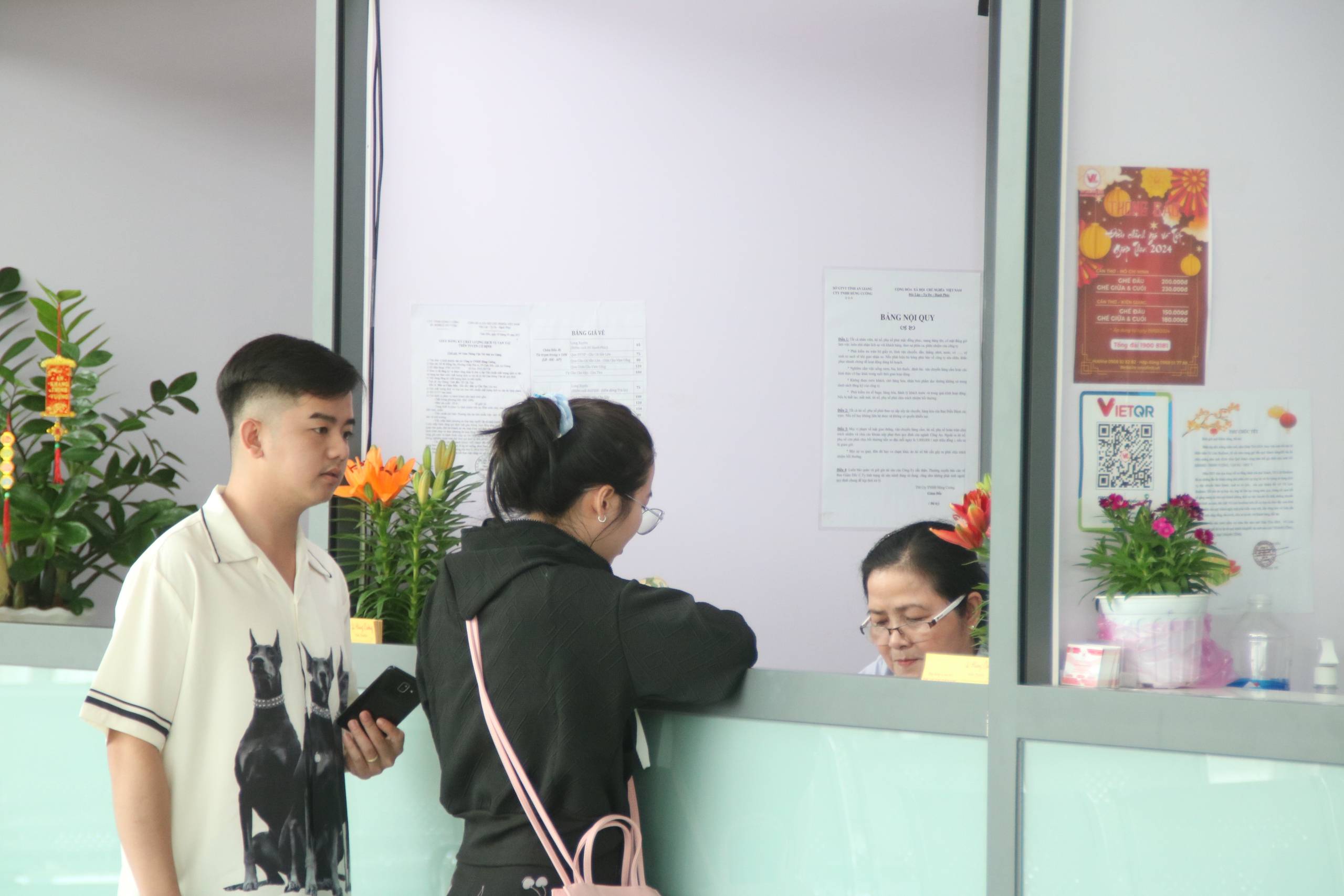 Cần Thơ: Kh&aacute;ch đến bến xe khi&ecirc;m tốn trong ng&agrave;y 29 Tết- Ảnh 3.